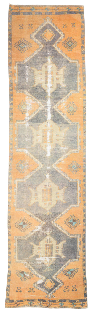 Rug with geometric pattern on a plain background