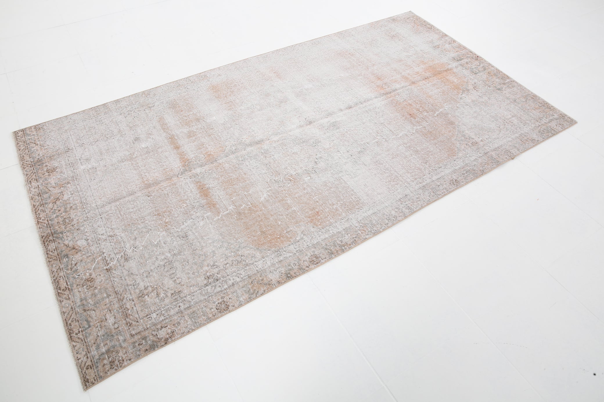 Turkish Vintage Rug  4'7" x 8'5" ft