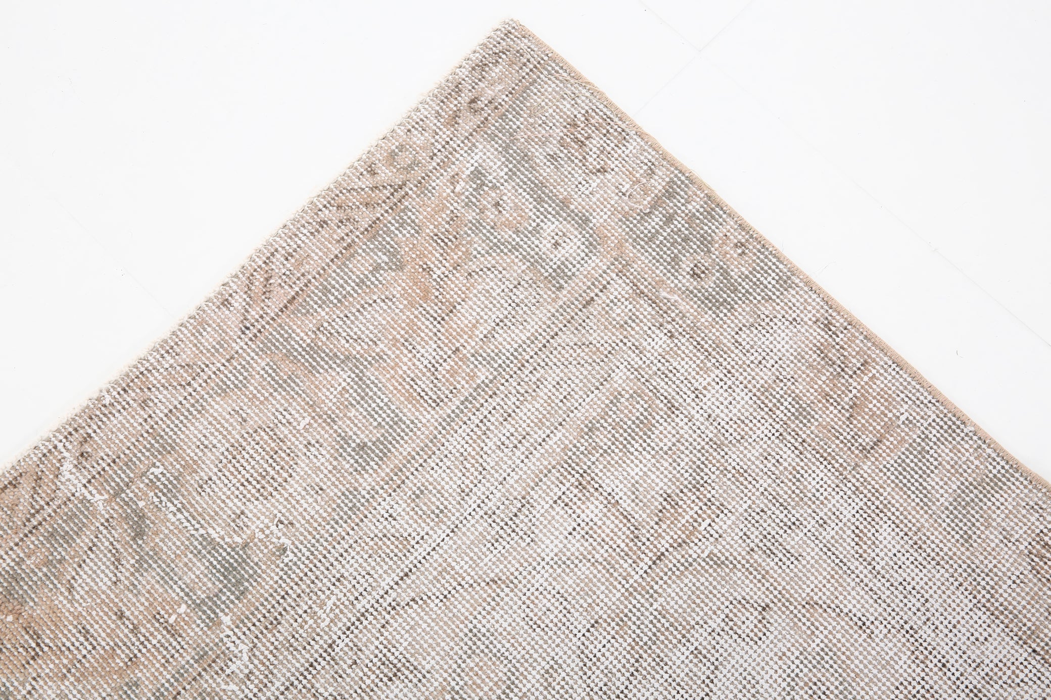 Turkish Vintage Rug  4'7" x 8'5" ft
