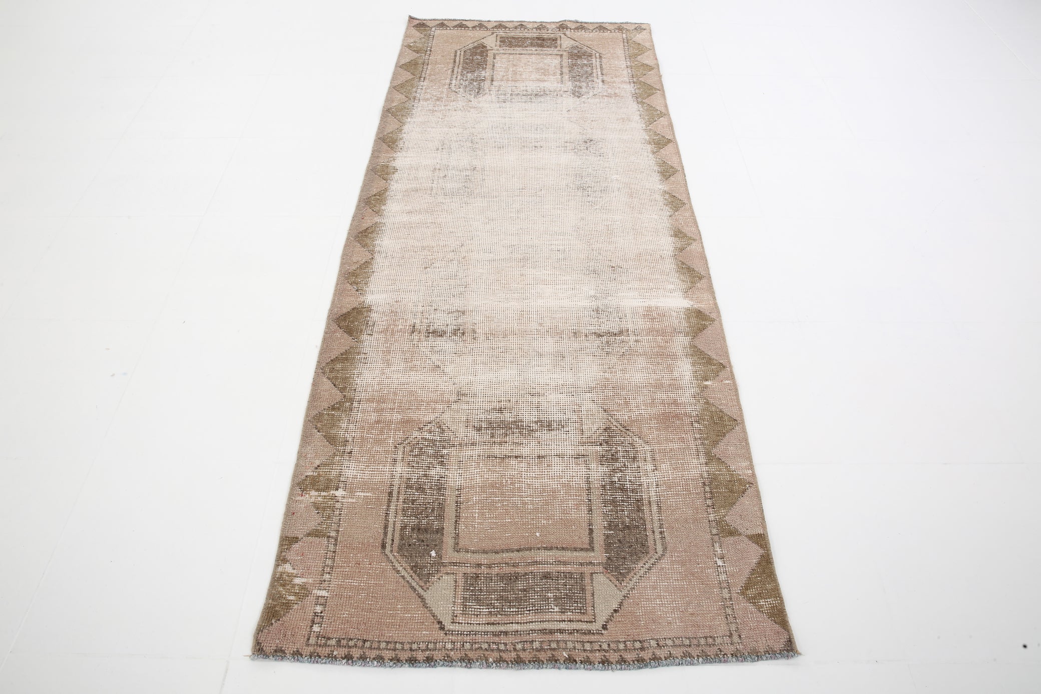 Turkish Vintage Rug  3'3" x 7'11" ft