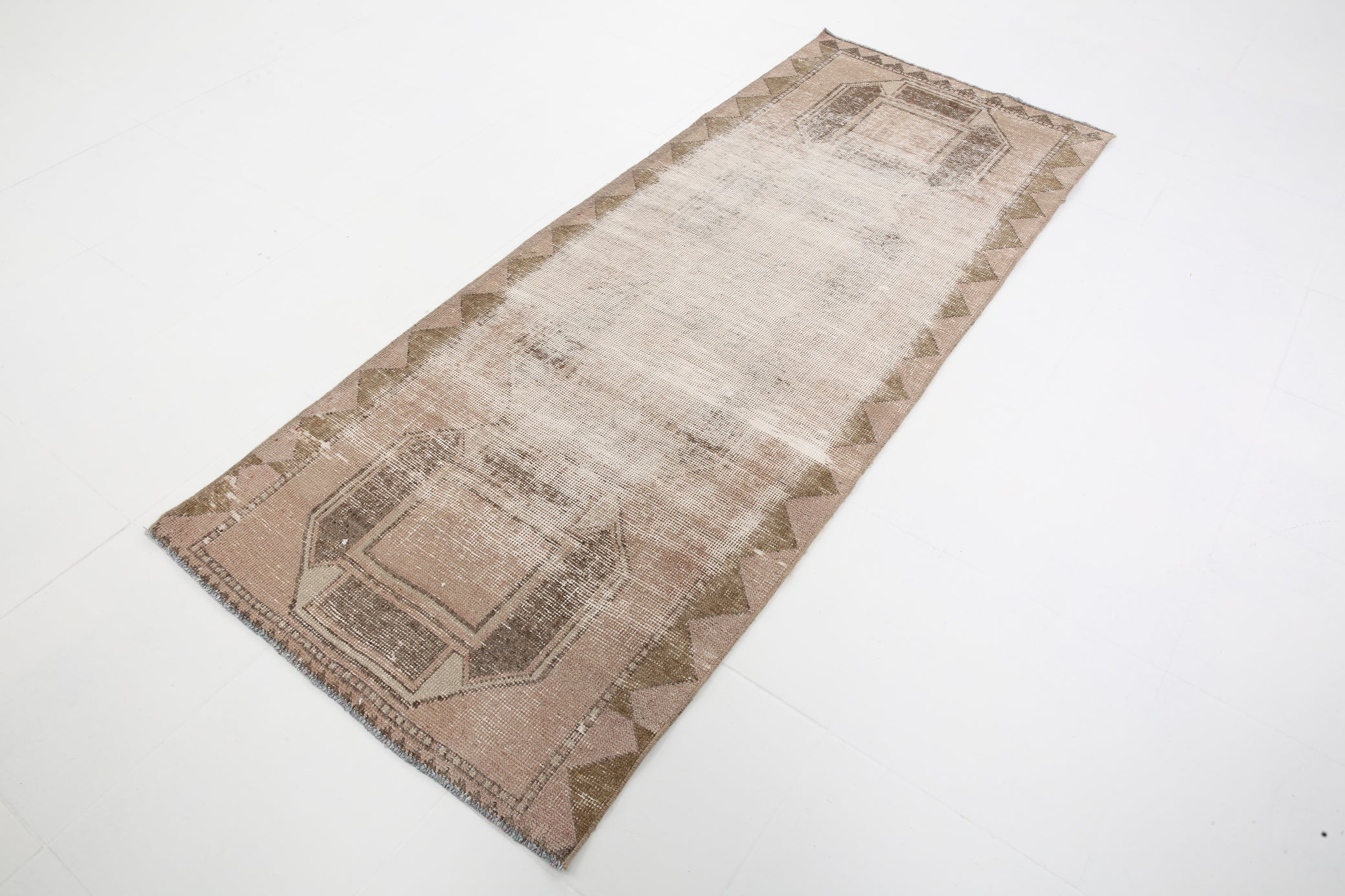 Turkish Vintage Rug  3'3" x 7'11" ft