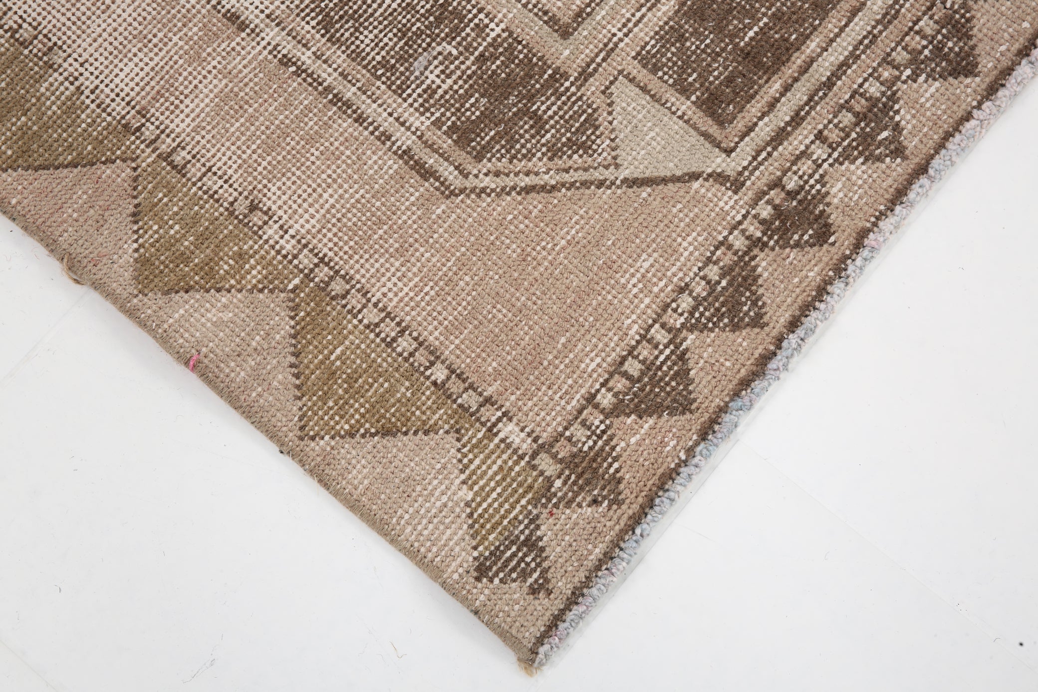 Turkish Vintage Rug  3'3" x 7'11" ft
