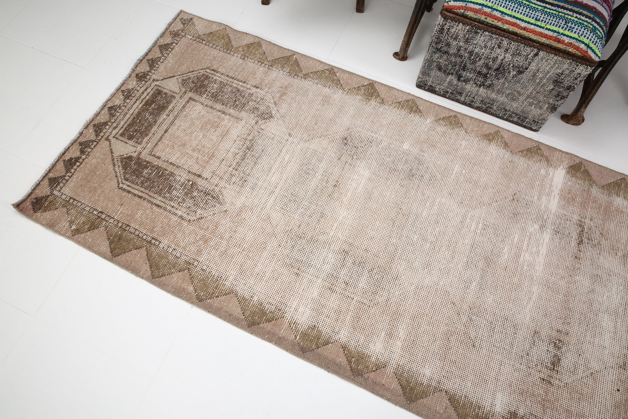Turkish Vintage Rug  3'3" x 7'11" ft