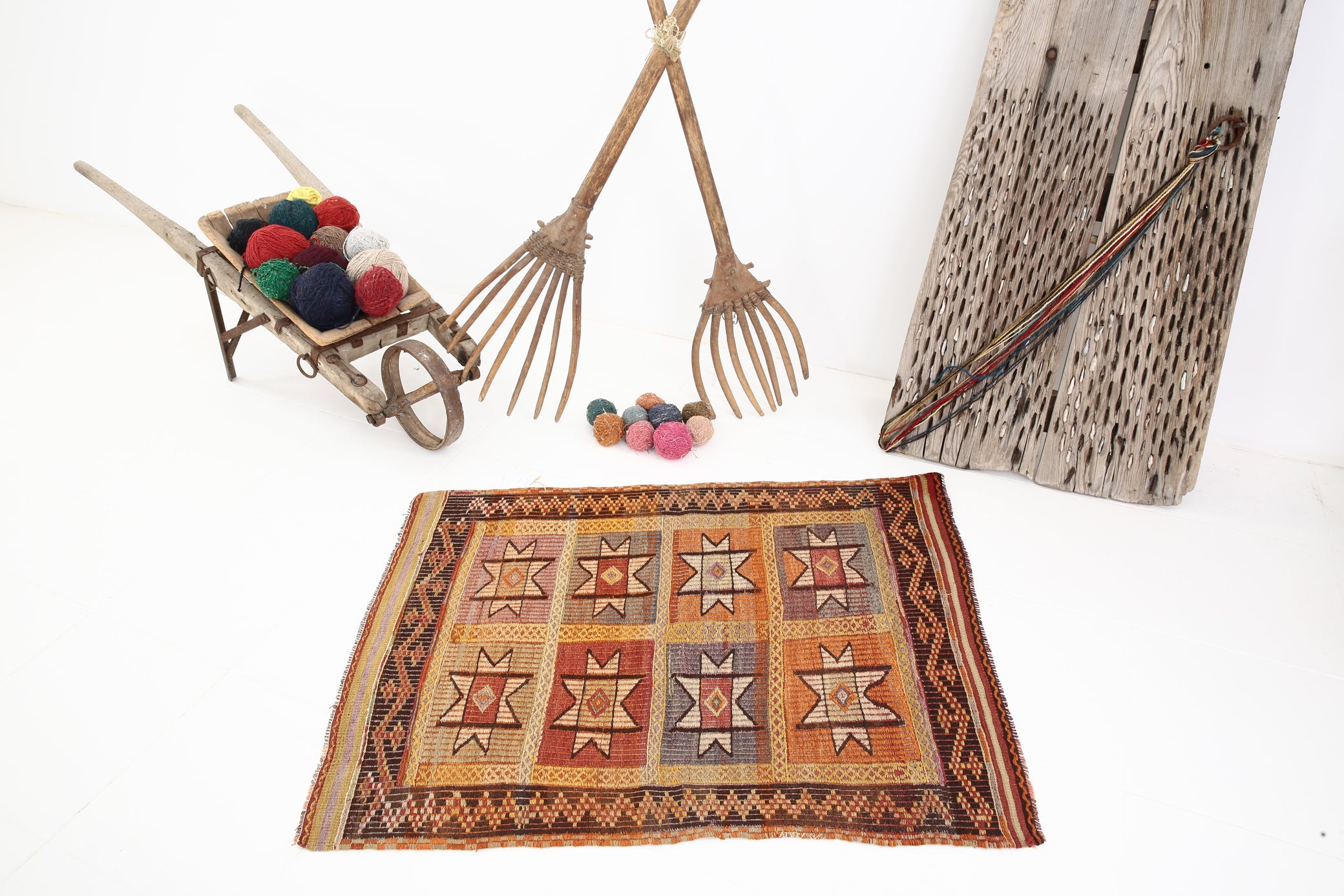 Vintage Turkish Kilim Anatolian, Small 3'1" x 4'1" ft Orange Red