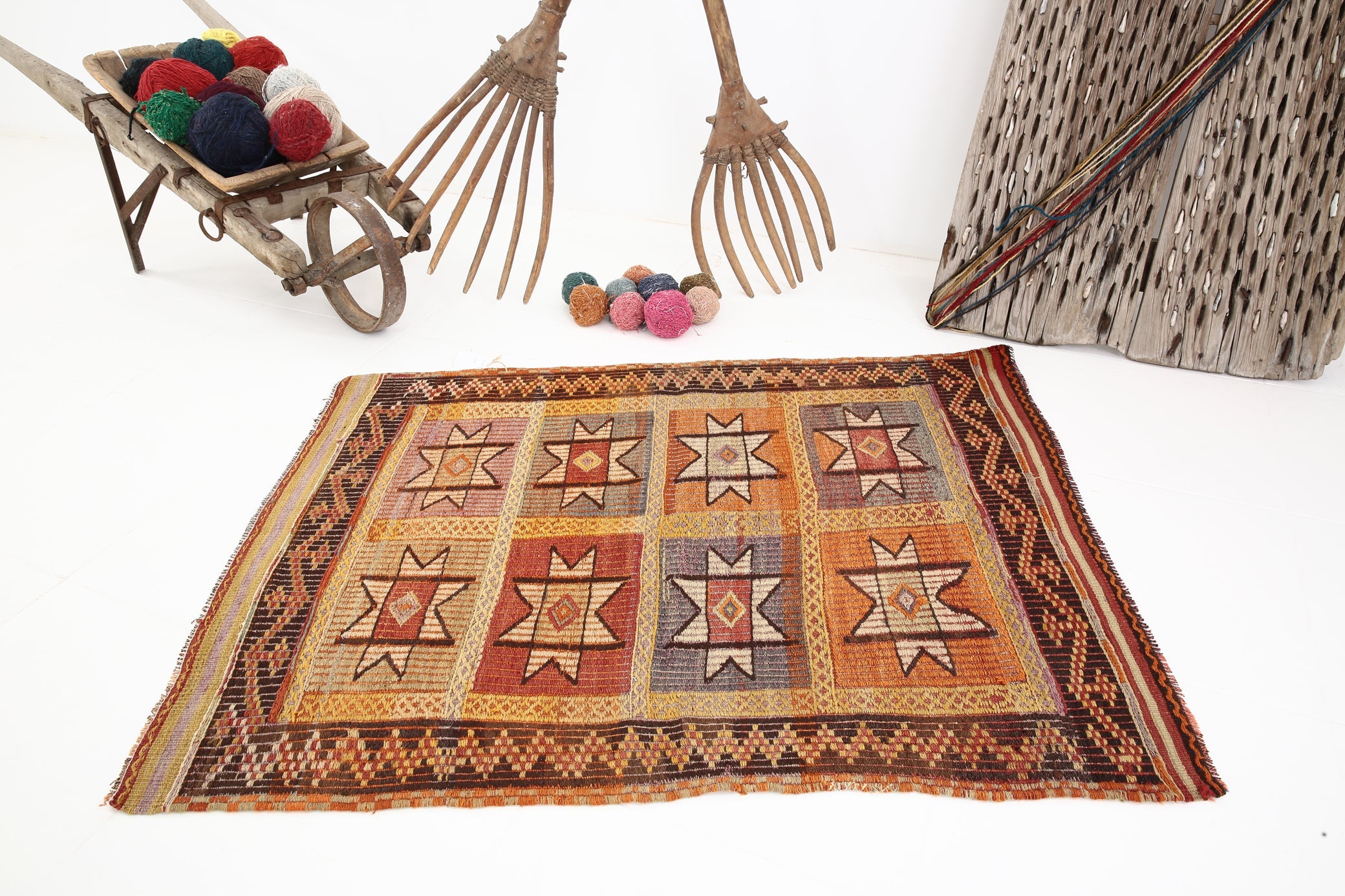 Vintage Turkish Kilim Anatolian, Small 3'1" x 4'1" ft Orange Red