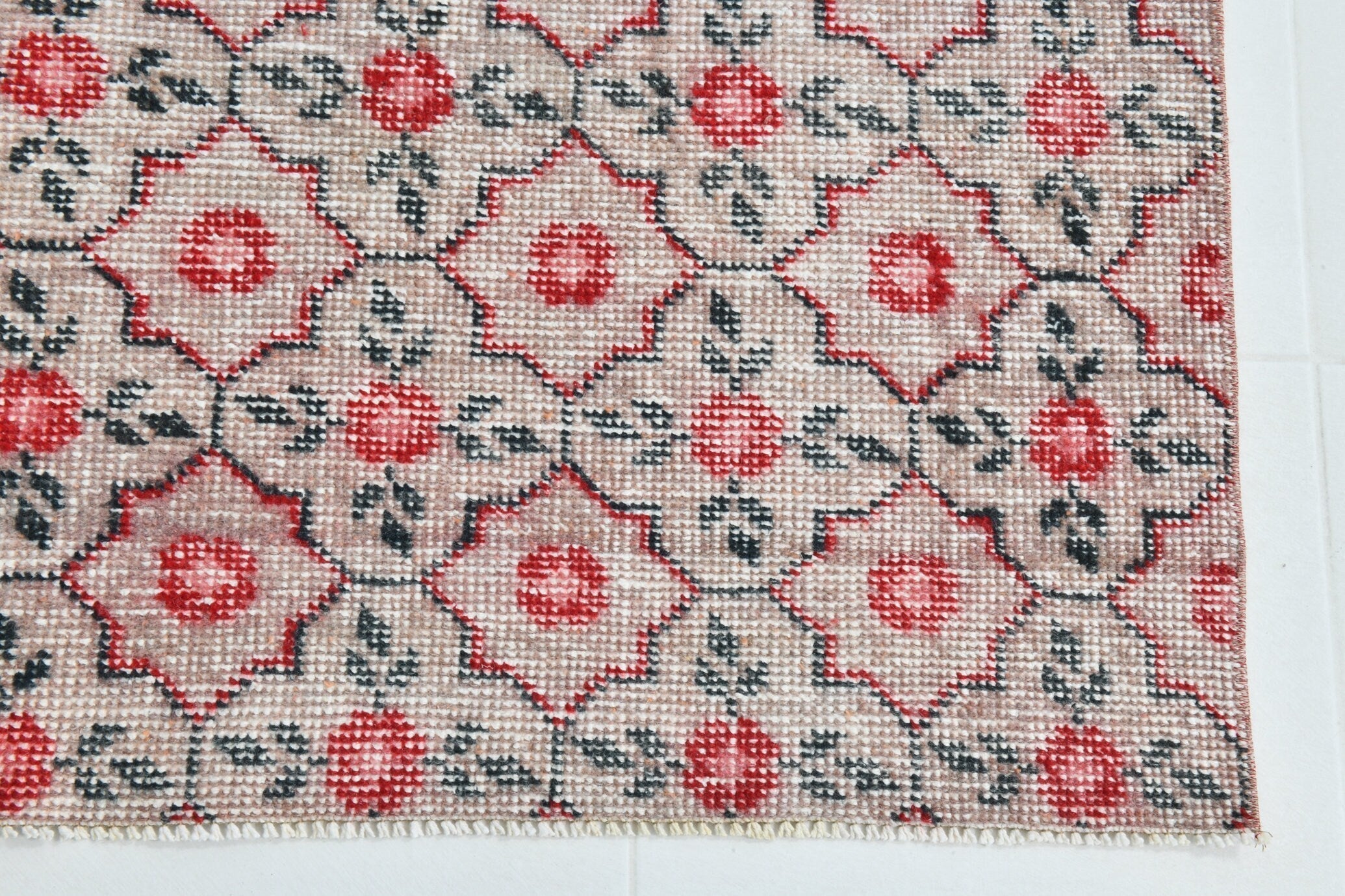 3’11’ x 6’4’ Turkish Vintage Rug Red,Floral