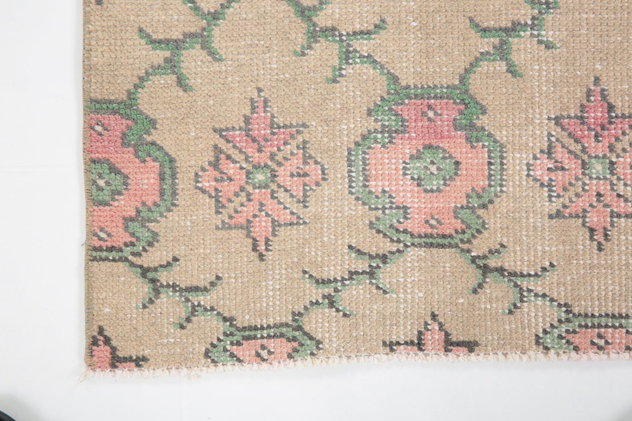 Turkish Vintage Rug  3'9" x 6'9" ft