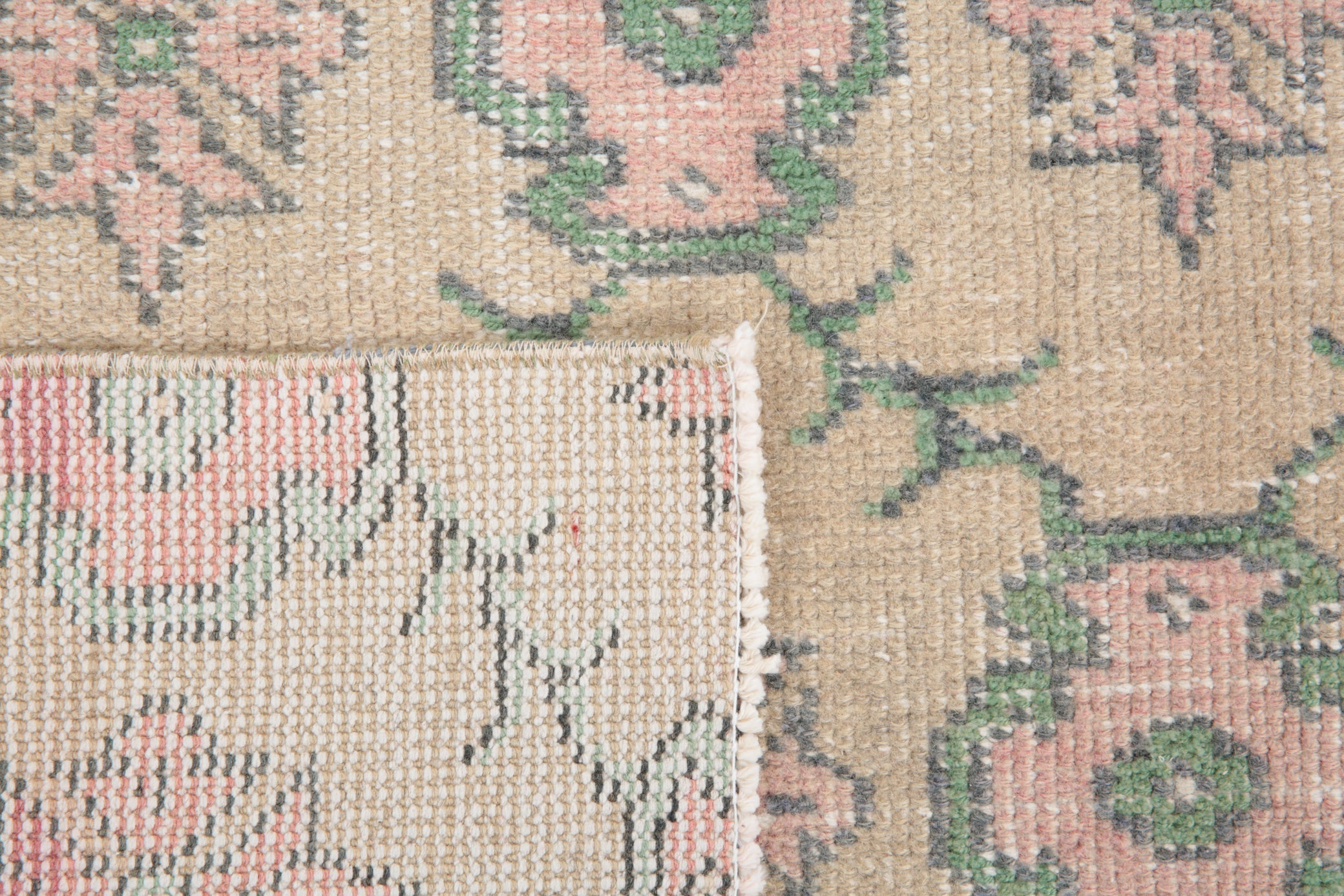 Turkish Vintage Rug  3'9" x 6'9" ft