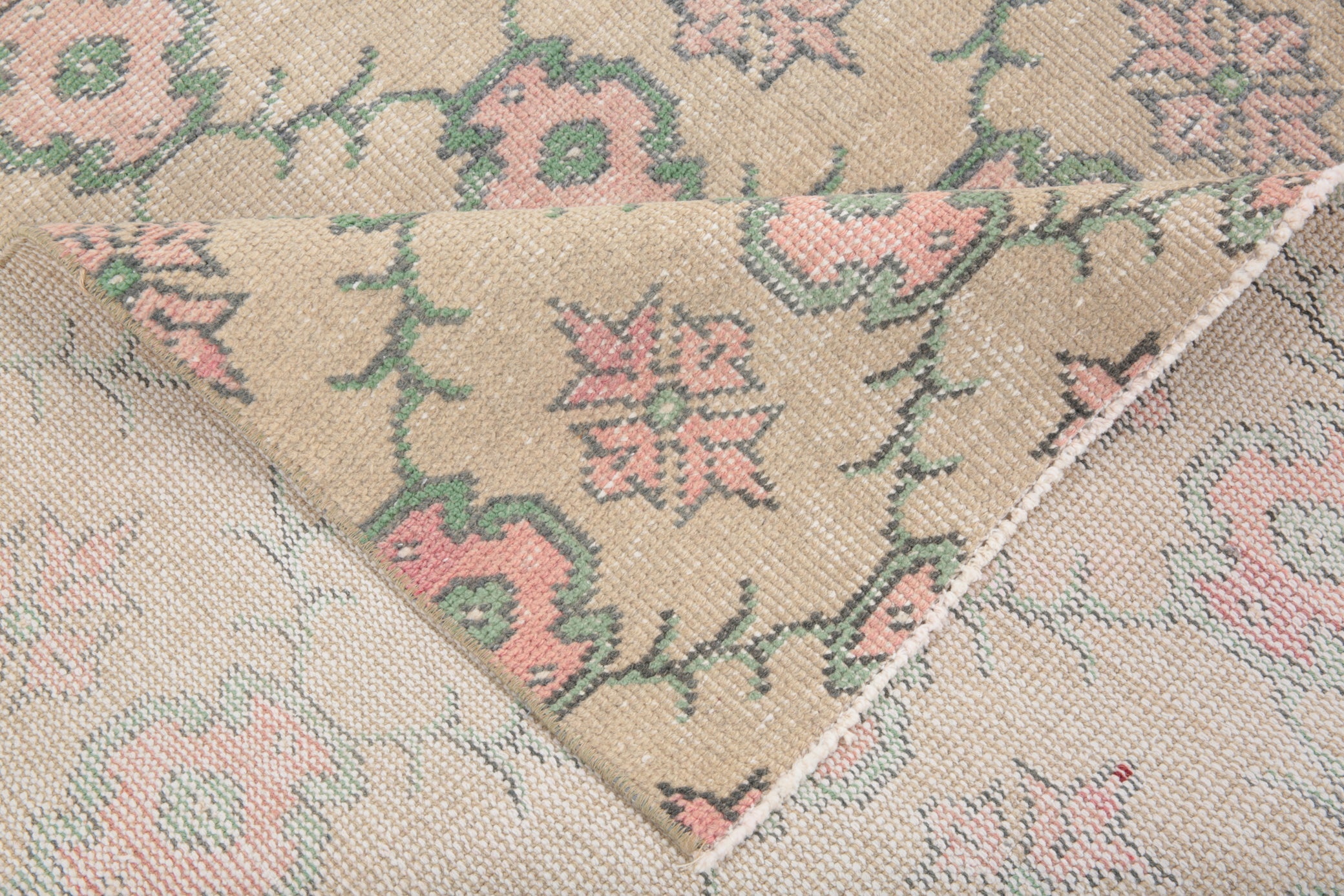 Turkish Vintage Rug  3'9" x 6'9" ft