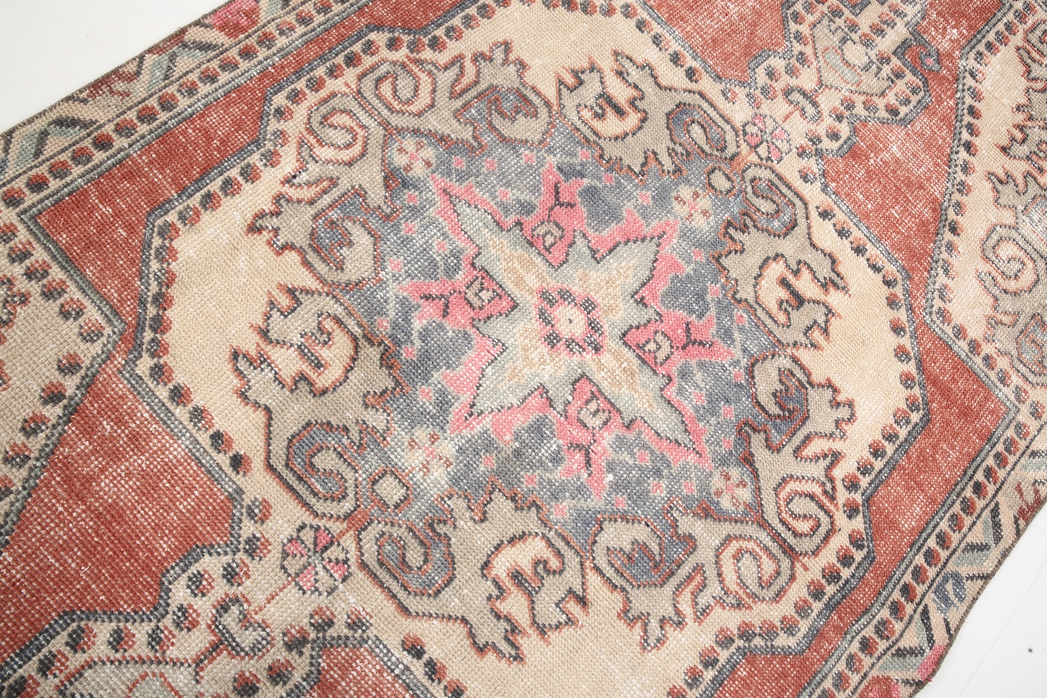 Turkish Vintage Rug  4'2" x 7'3" ft