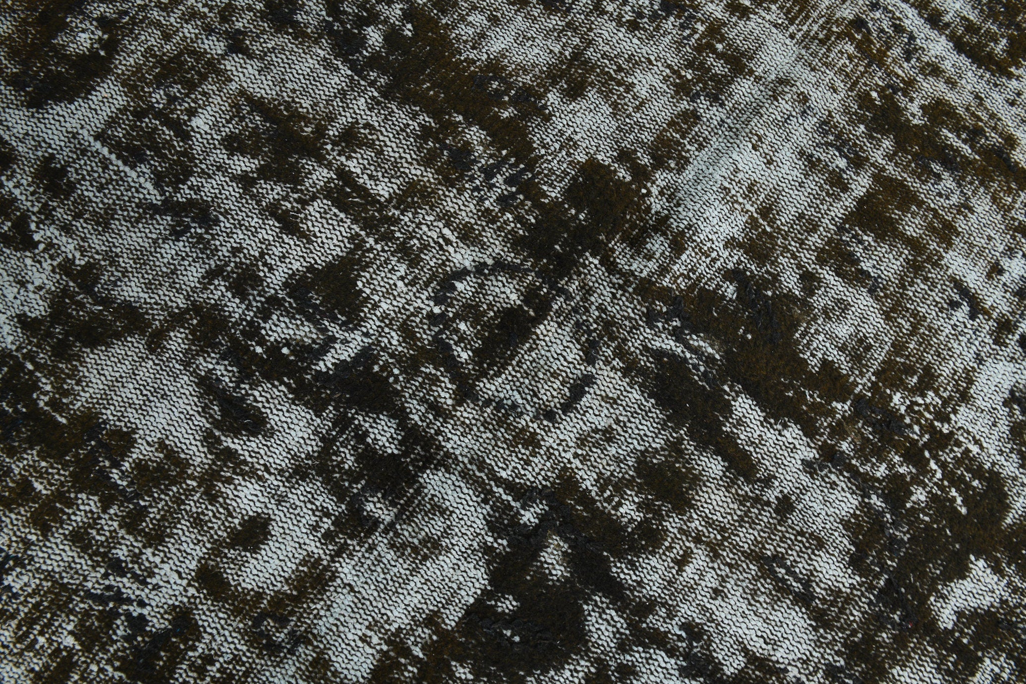 5’7’ x 8’11’ ft Turkish Vintage Rug Black