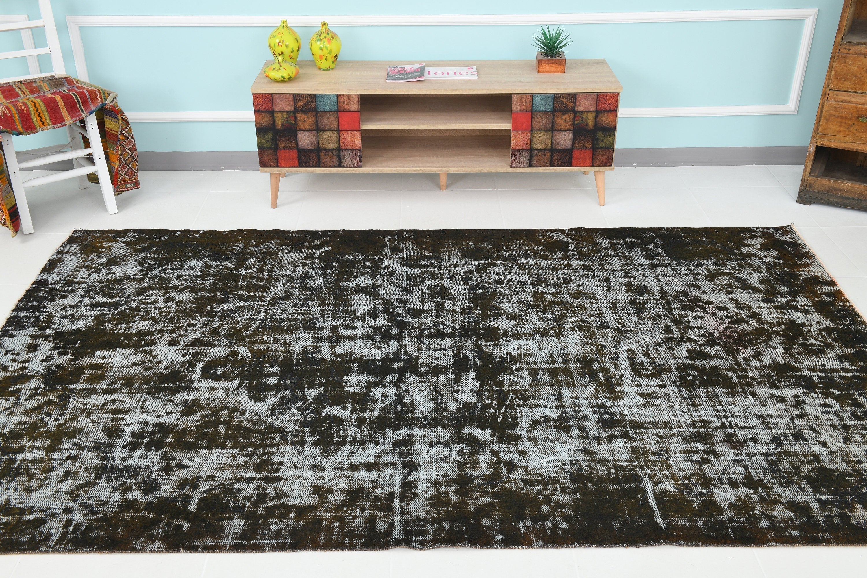 5’7’ x 8’11’ ft Turkish Vintage Rug Black