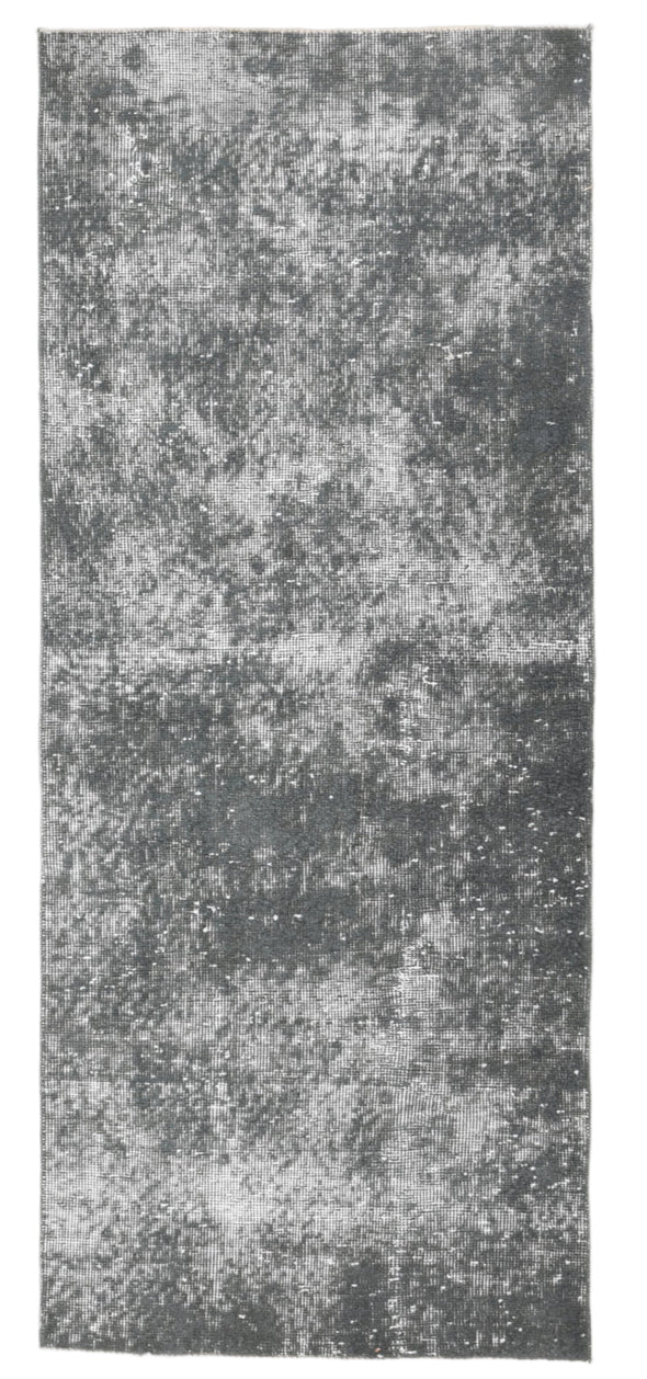 Textured gray rug with dimensions 169x70 cm on a white background