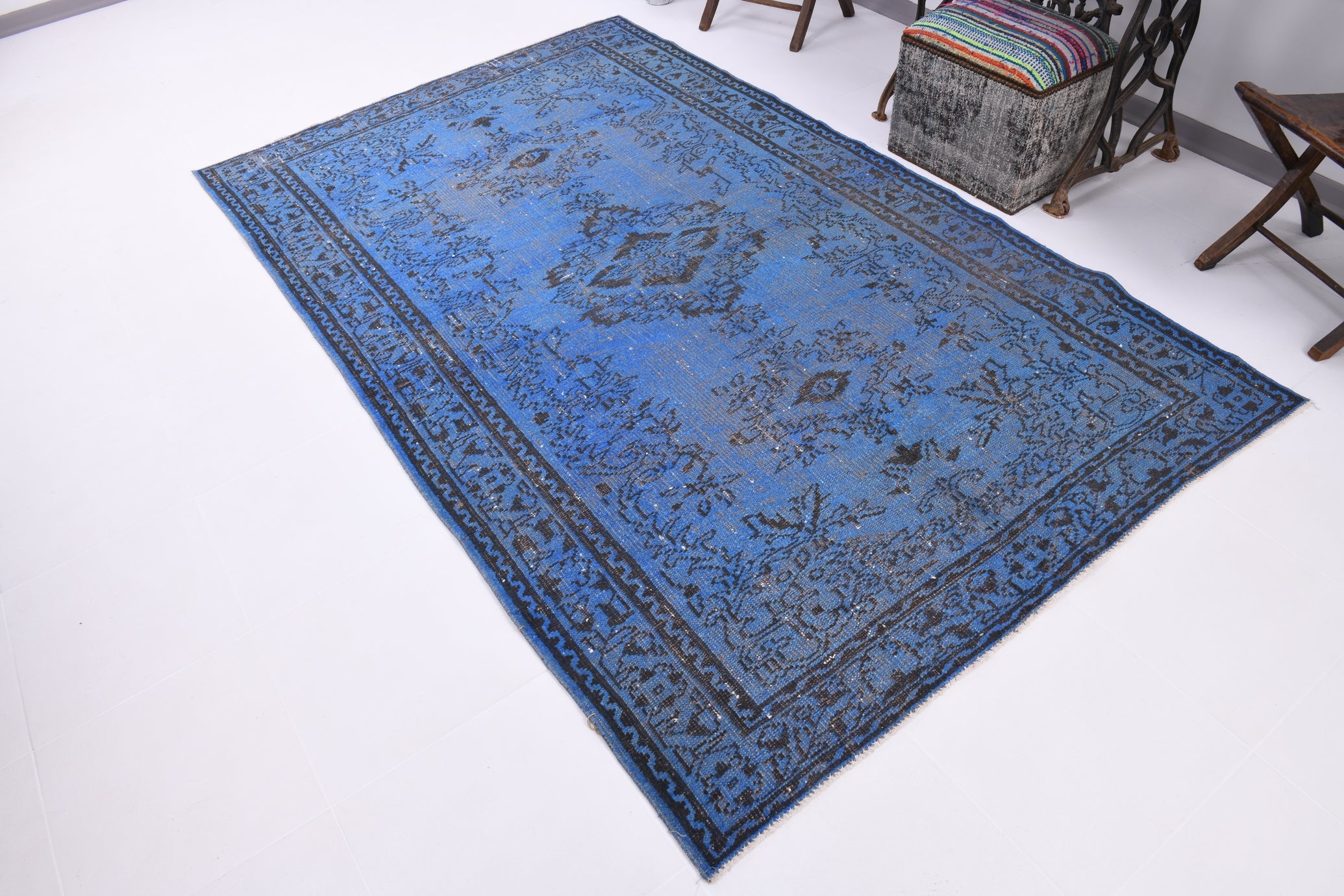 Turkish Vintage Rug  5'4" x 8'10" ft
