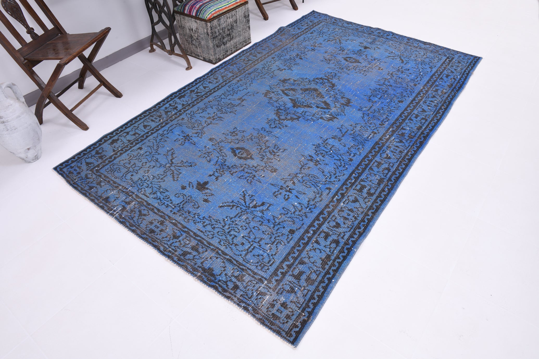 Turkish Vintage Rug  5'4" x 8'10" ft