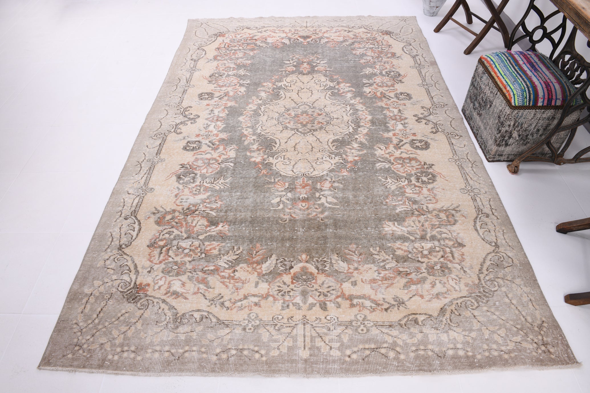 Turkish Vintage Rug  6'2" x 9'6" ft