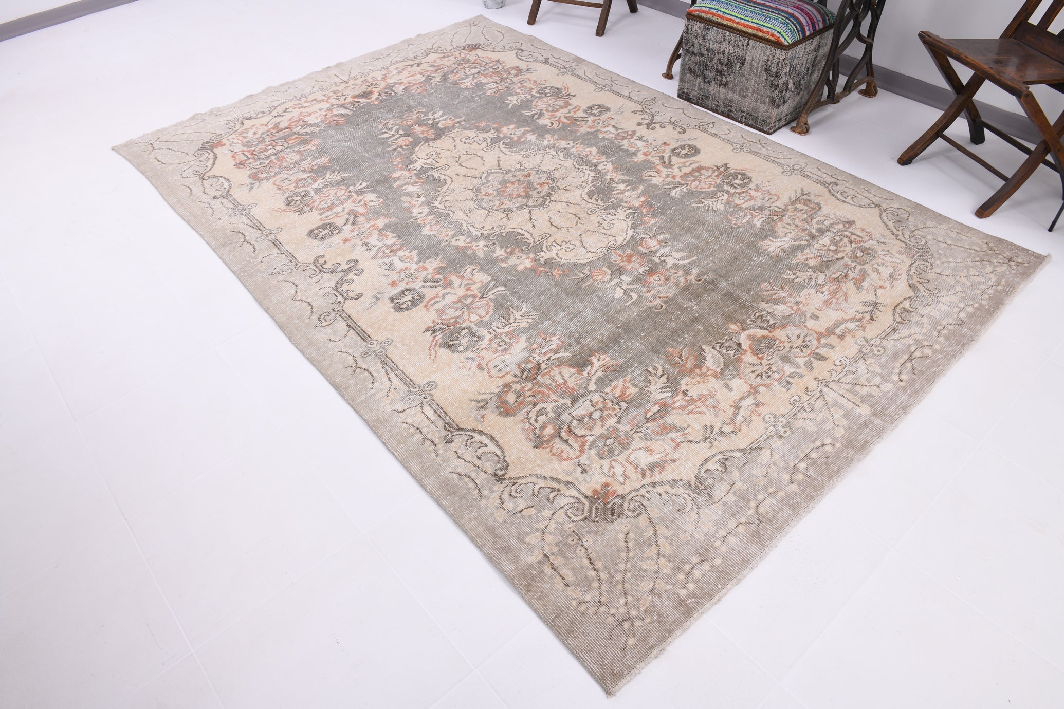 Turkish Vintage Rug  6'2" x 9'6" ft