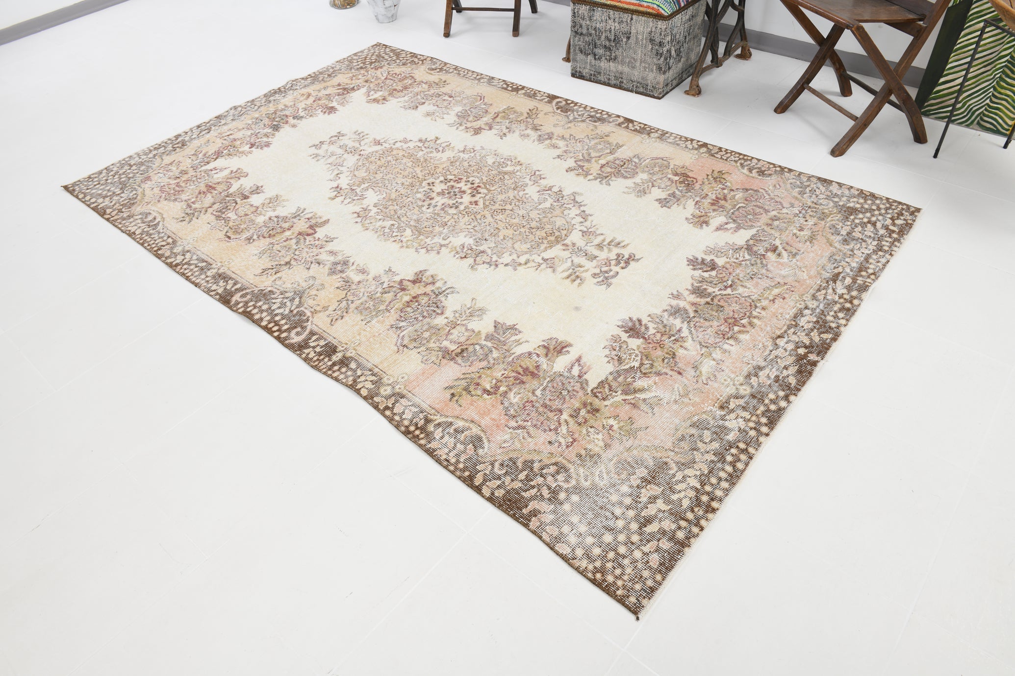 Turkish Vintage Rug 5'7" x 8'11" ft