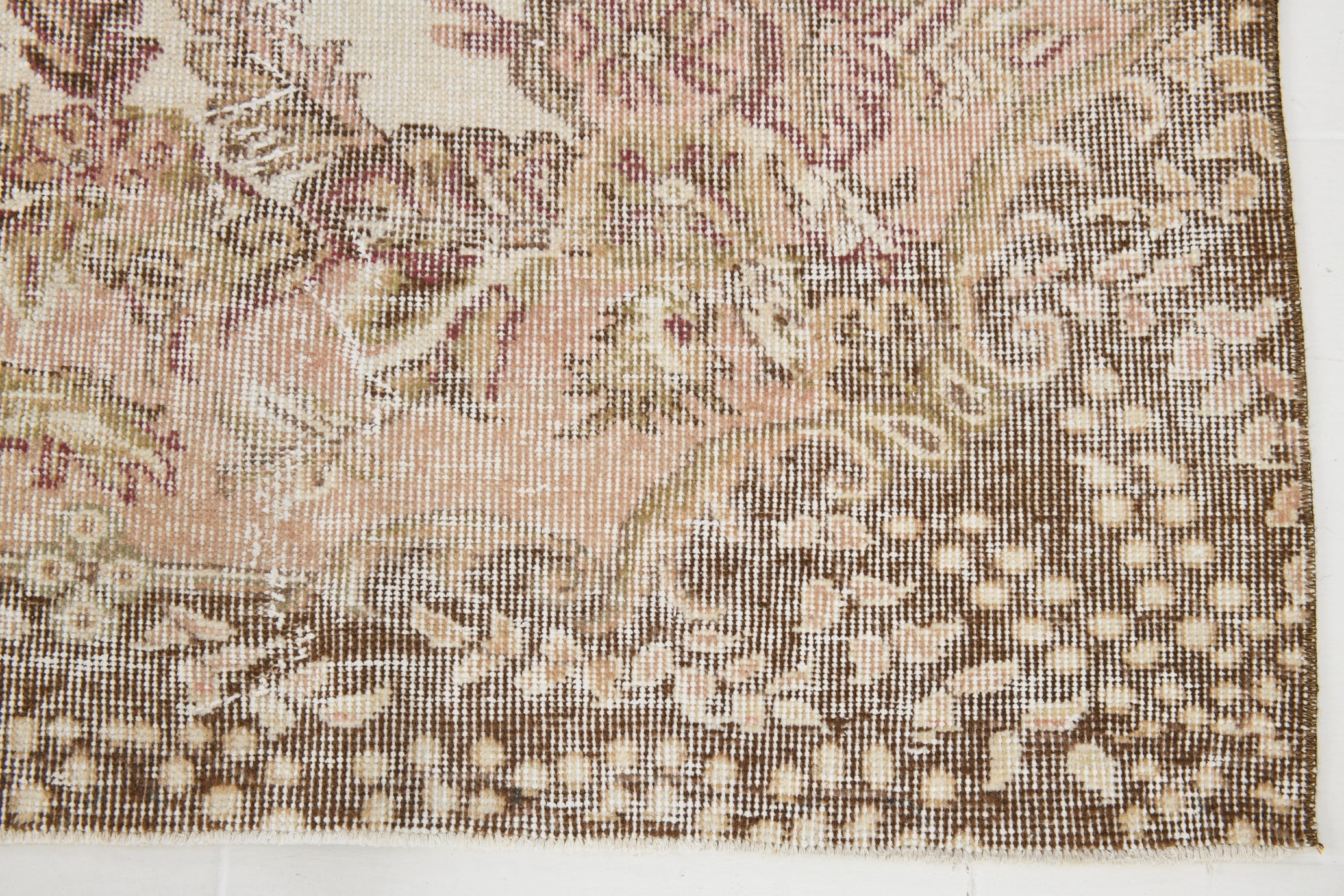 Turkish Vintage Rug 5'7" x 8'11" ft