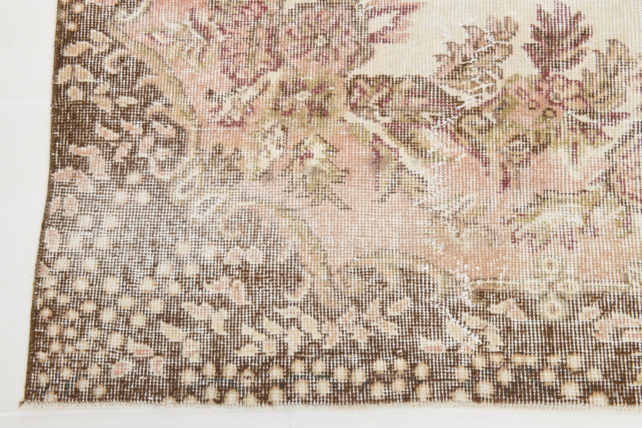Turkish Vintage Rug 5'7" x 8'11" ft