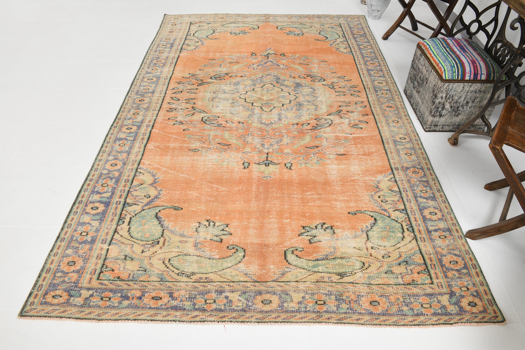 Turkish Vintage Rug  5'11" x 9'10" ft