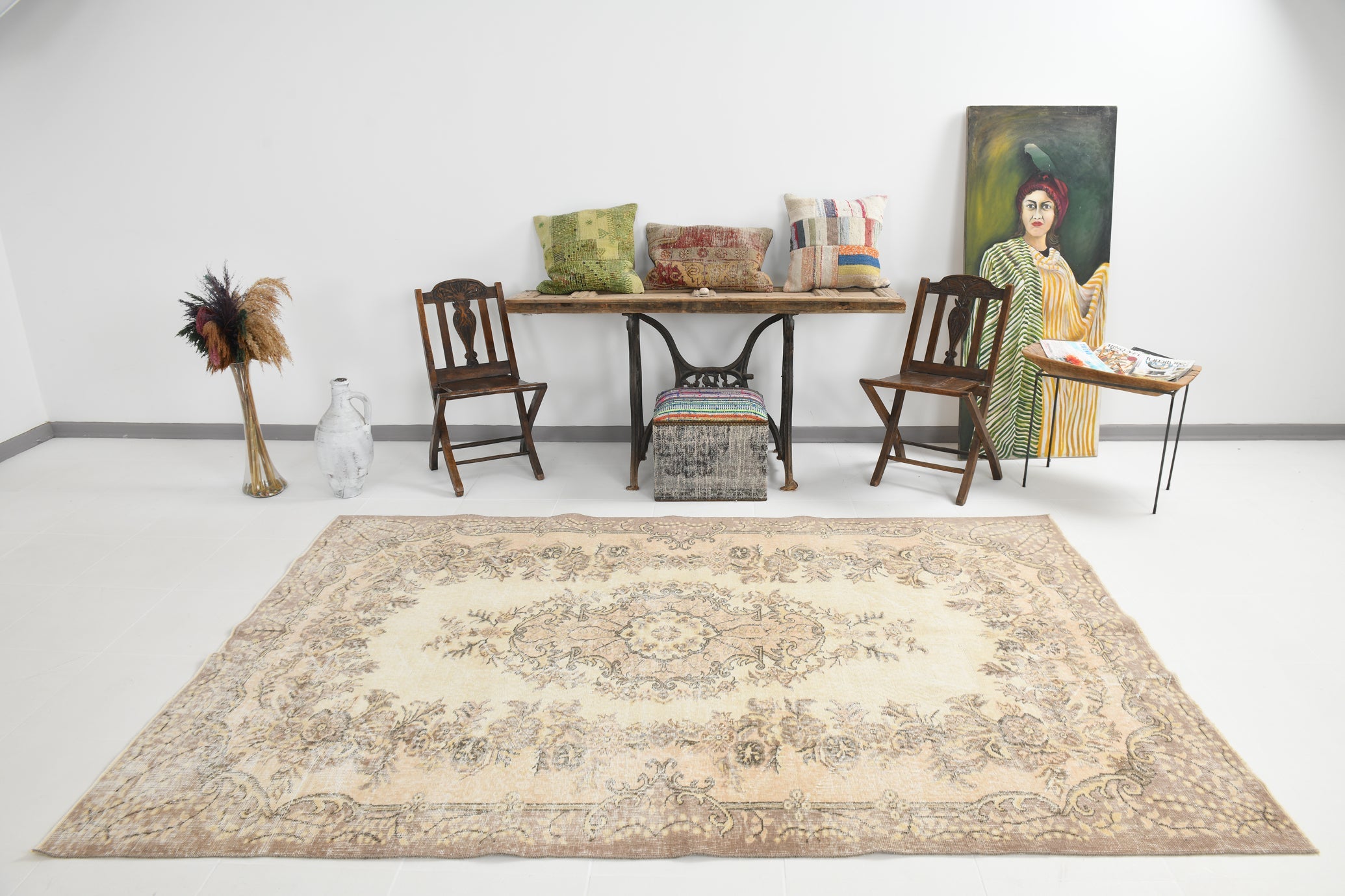 Turkish Vintage Rug  5'10" x 9'2" ft