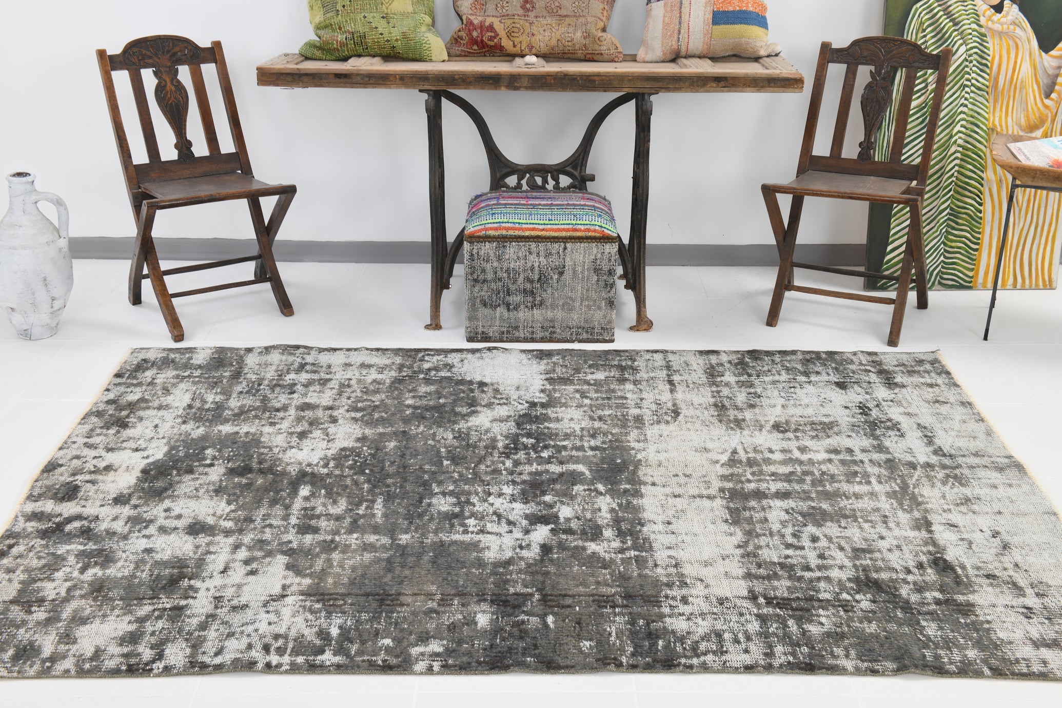 Turkish Vintage Rug  4'12" x 7'11" ft