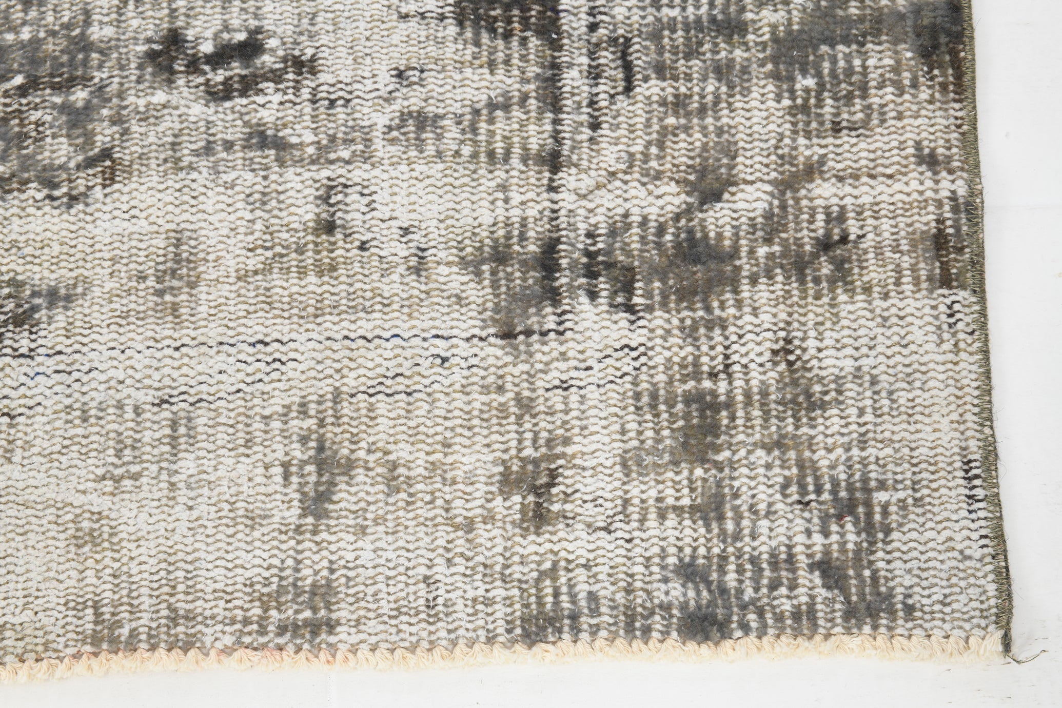 Turkish Vintage Rug  4'12" x 7'11" ft