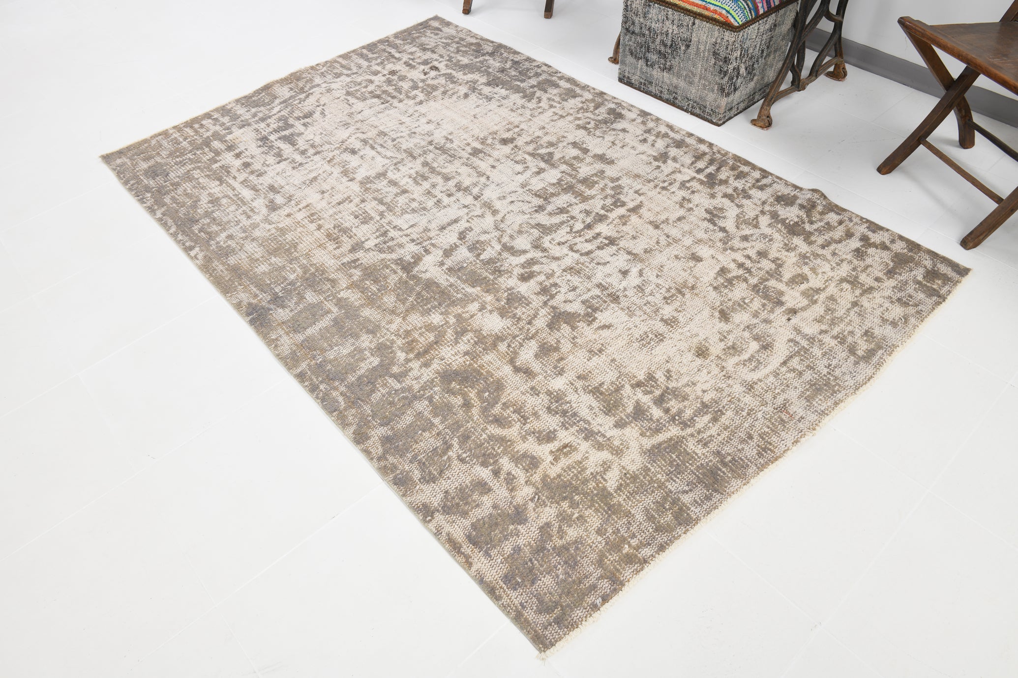 Turkish Vintage Rug  5'0" x 7'9" ft