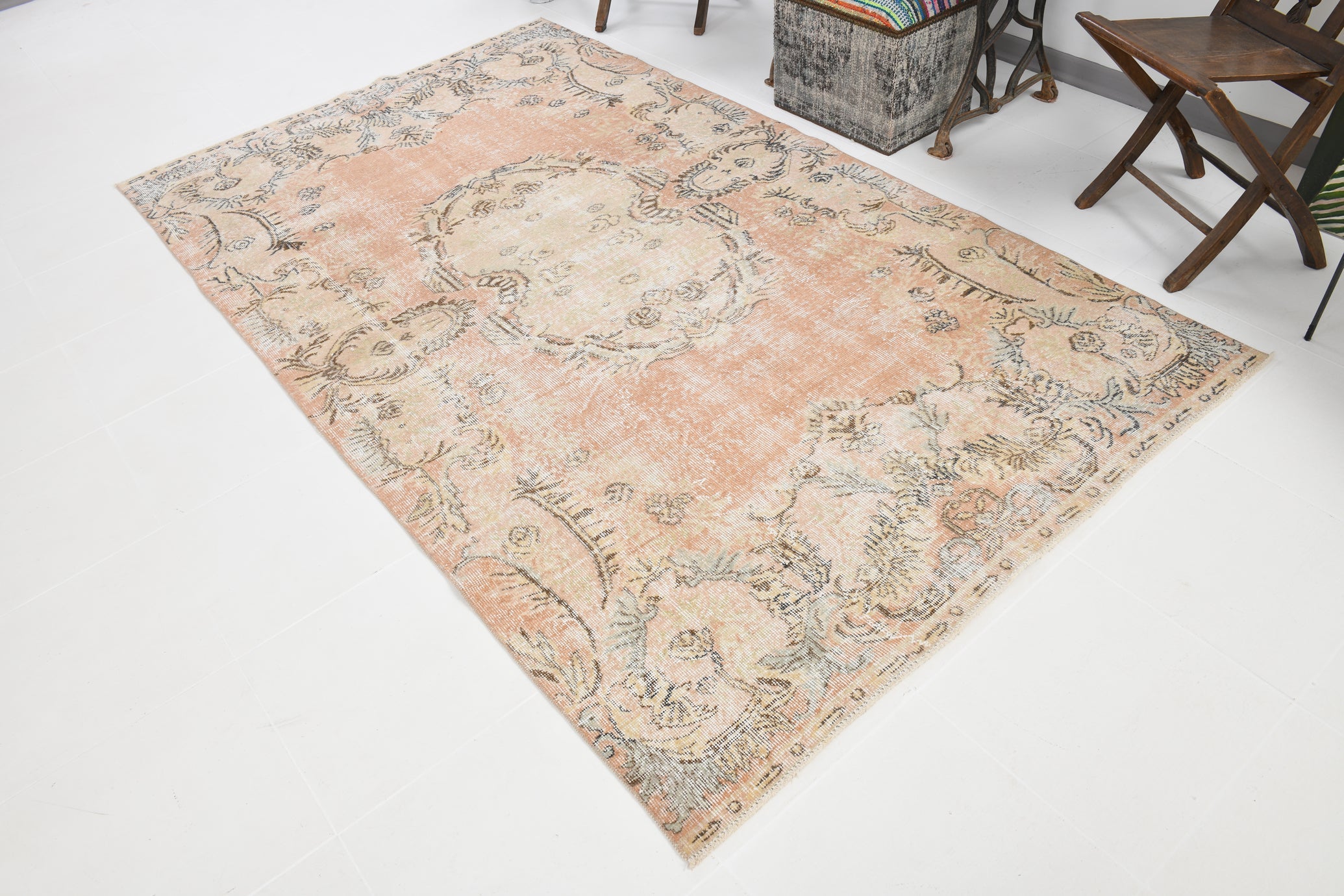 Turkish Vintage Rug  5'3" x 8'11" ft