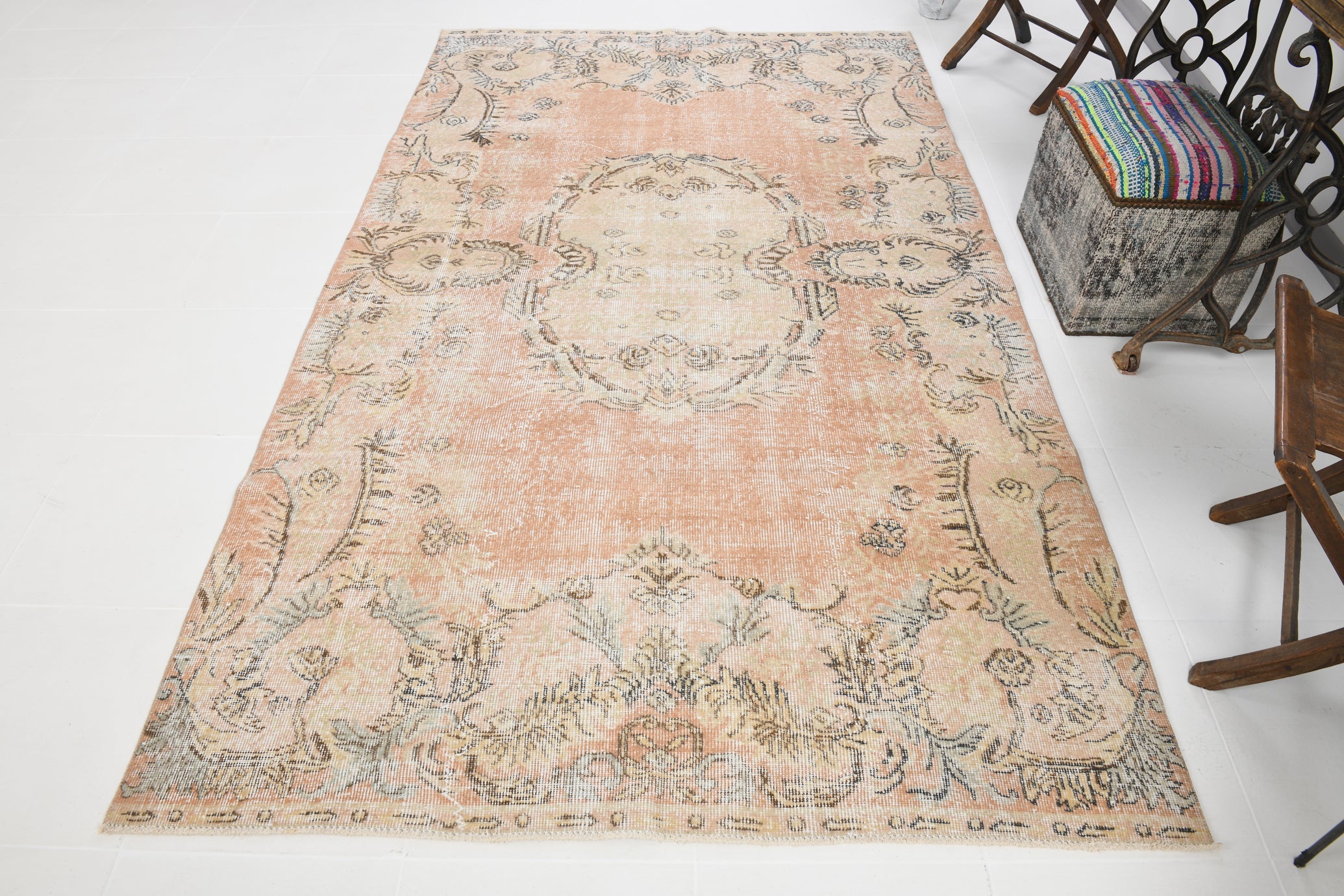 Turkish Vintage Rug  5'3" x 8'11" ft