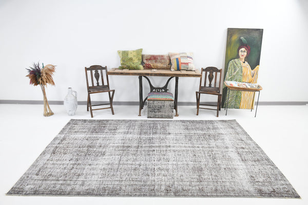 Turkish Vintage Rug  5'11" x 9'4" ft