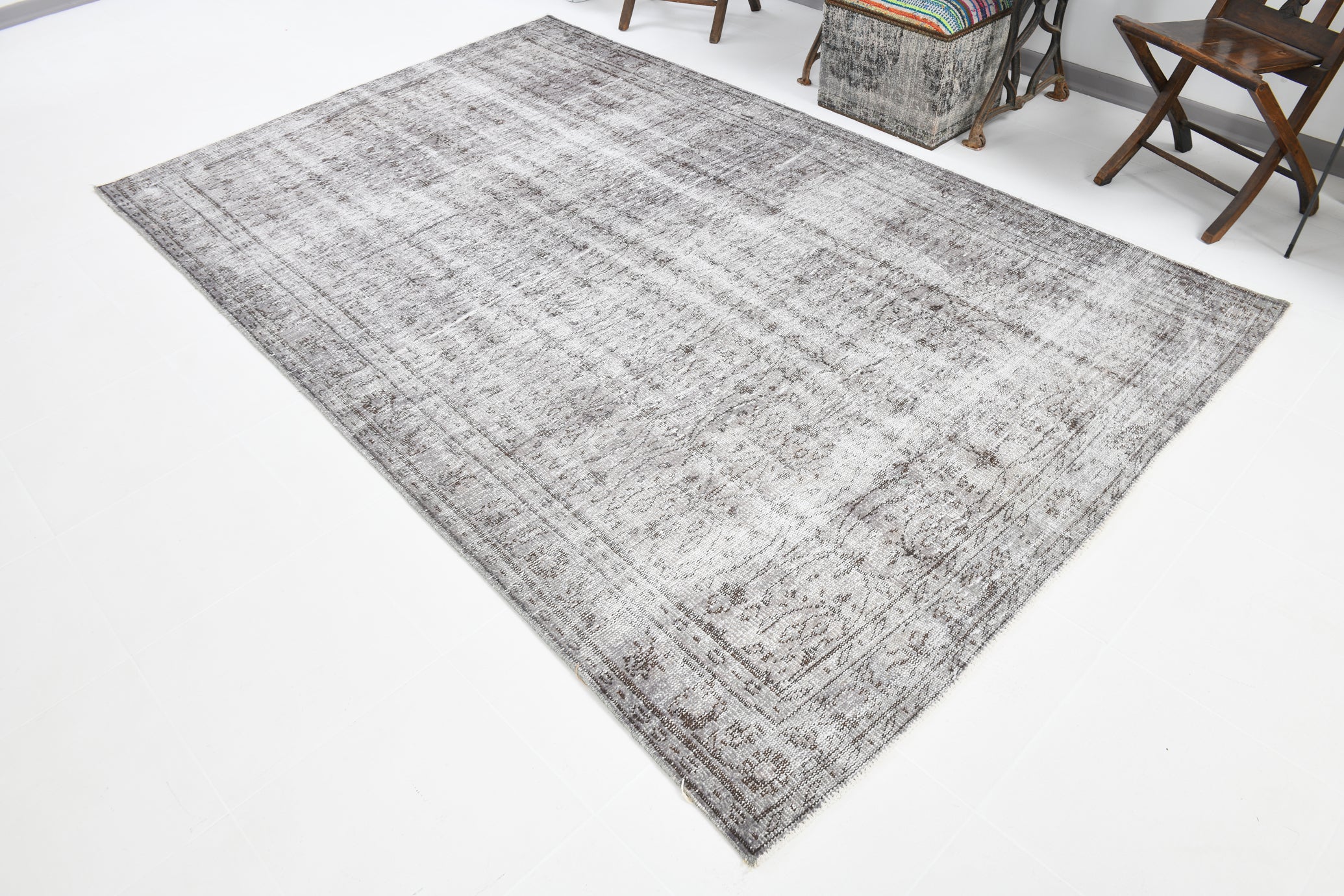 Turkish Vintage Rug  5'11" x 9'4" ft