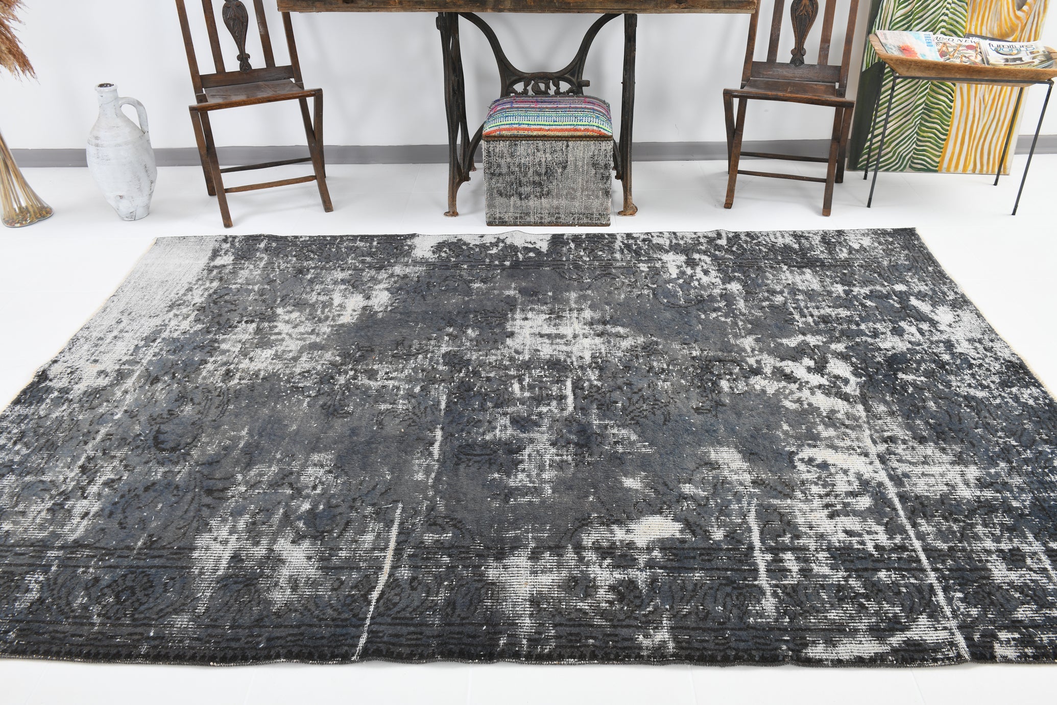 Turkish Vintage Rug  6'2" x 9'4" ft