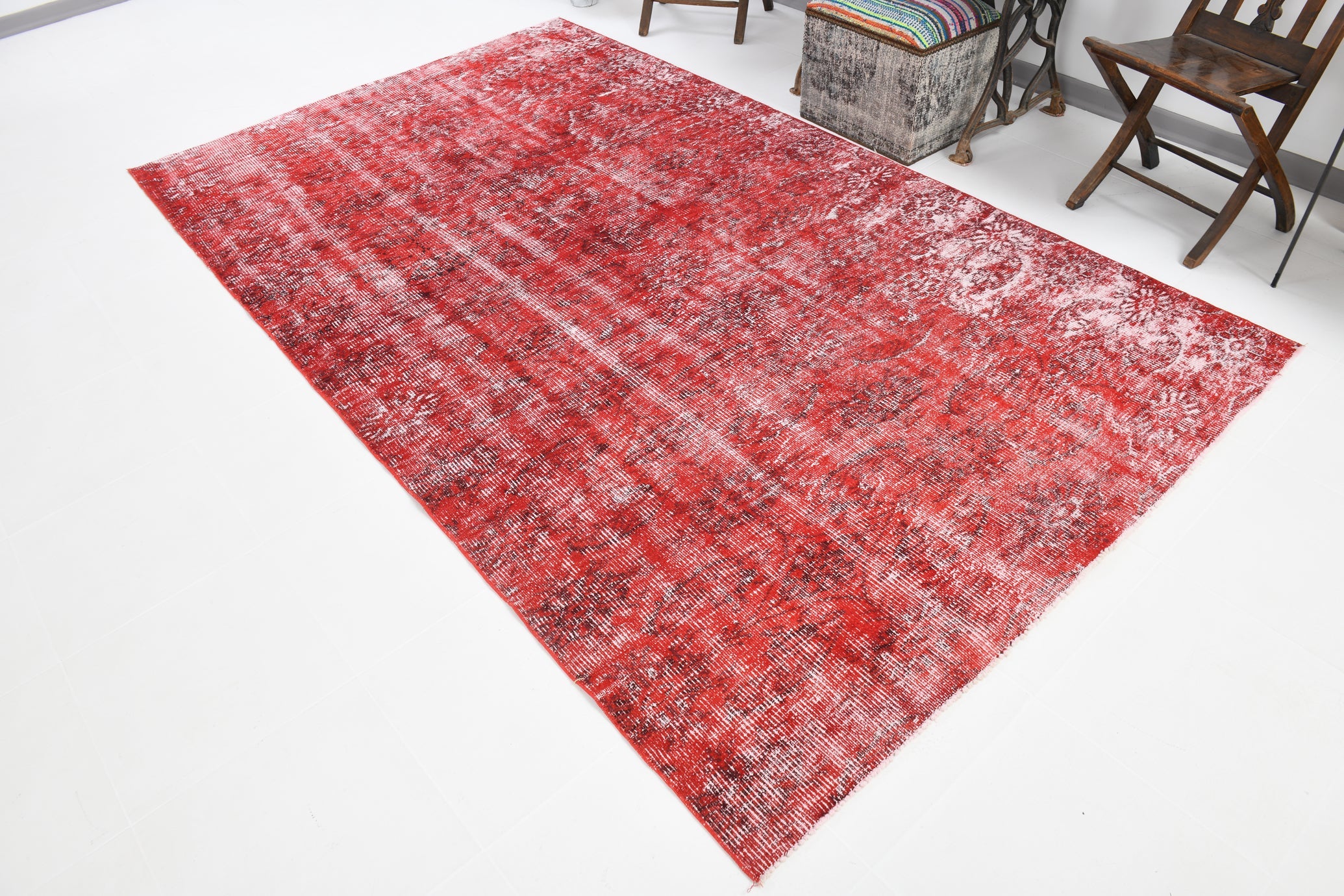 Turkish Vintage Rug  5'9" x 9'9" ft