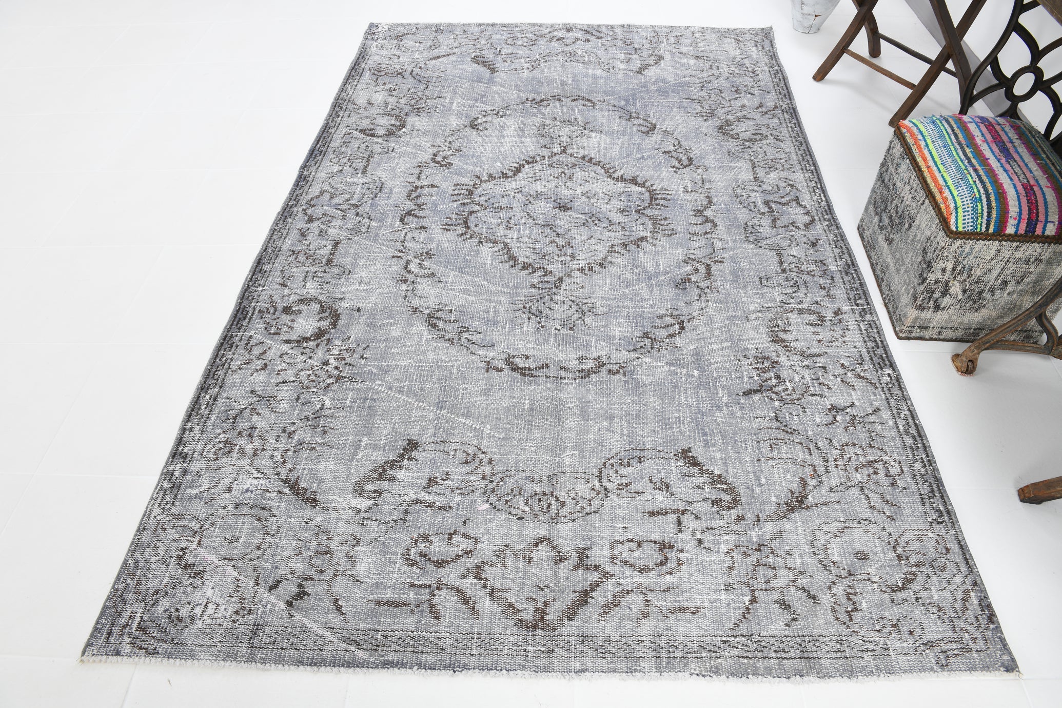 Turkish Vintage Rug  5'6" x 8'11" ft
