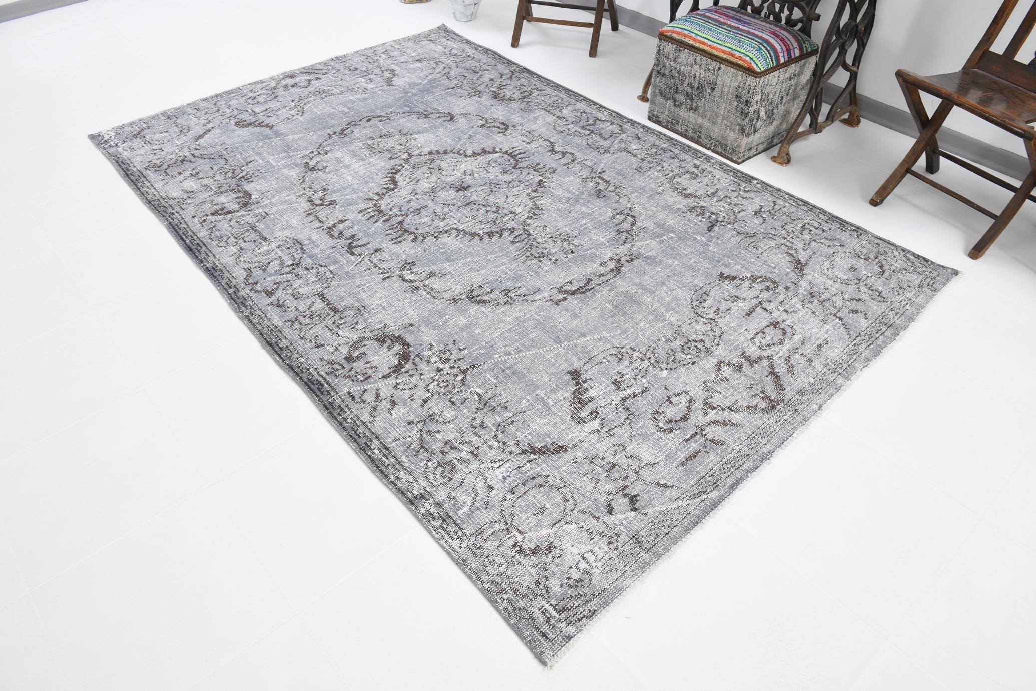 Turkish Vintage Rug  5'6" x 8'11" ft