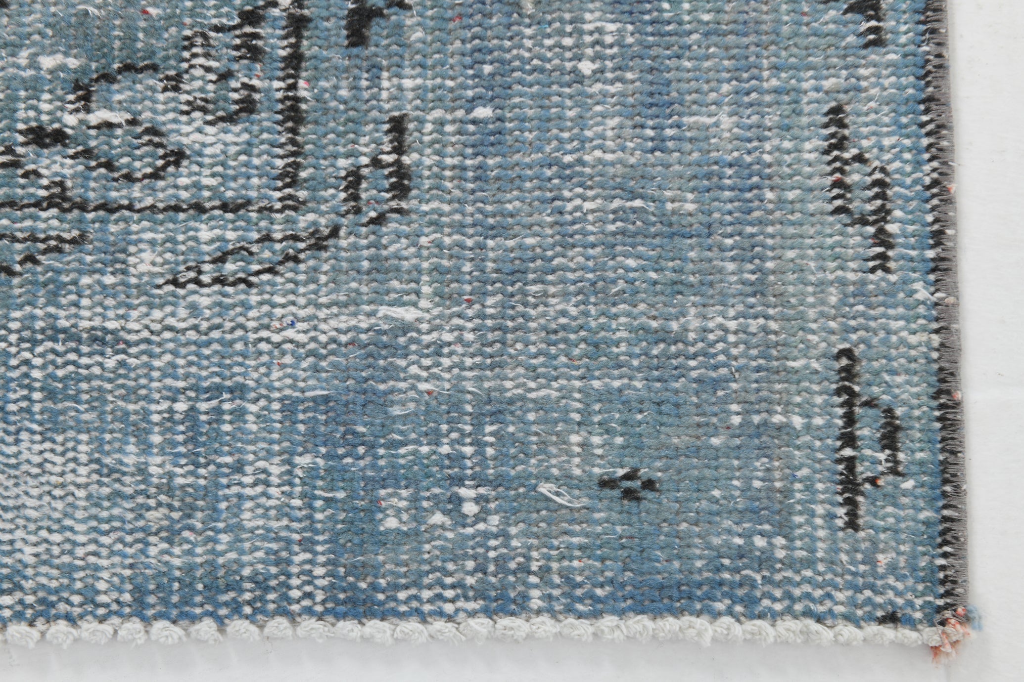 Turkish Vintage Rug  5'7" x 8'10" ft