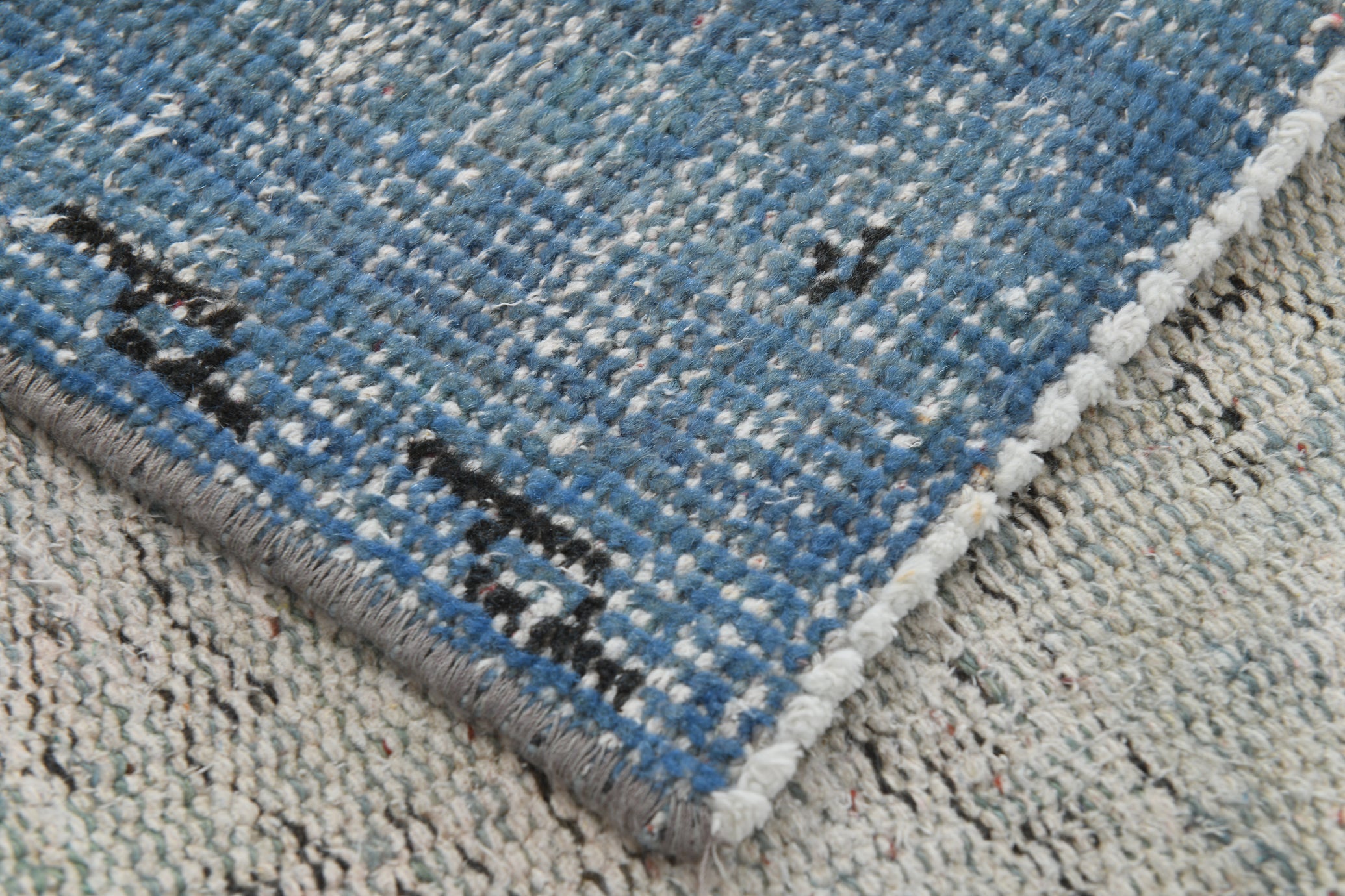 Turkish Vintage Rug  5'7" x 8'10" ft