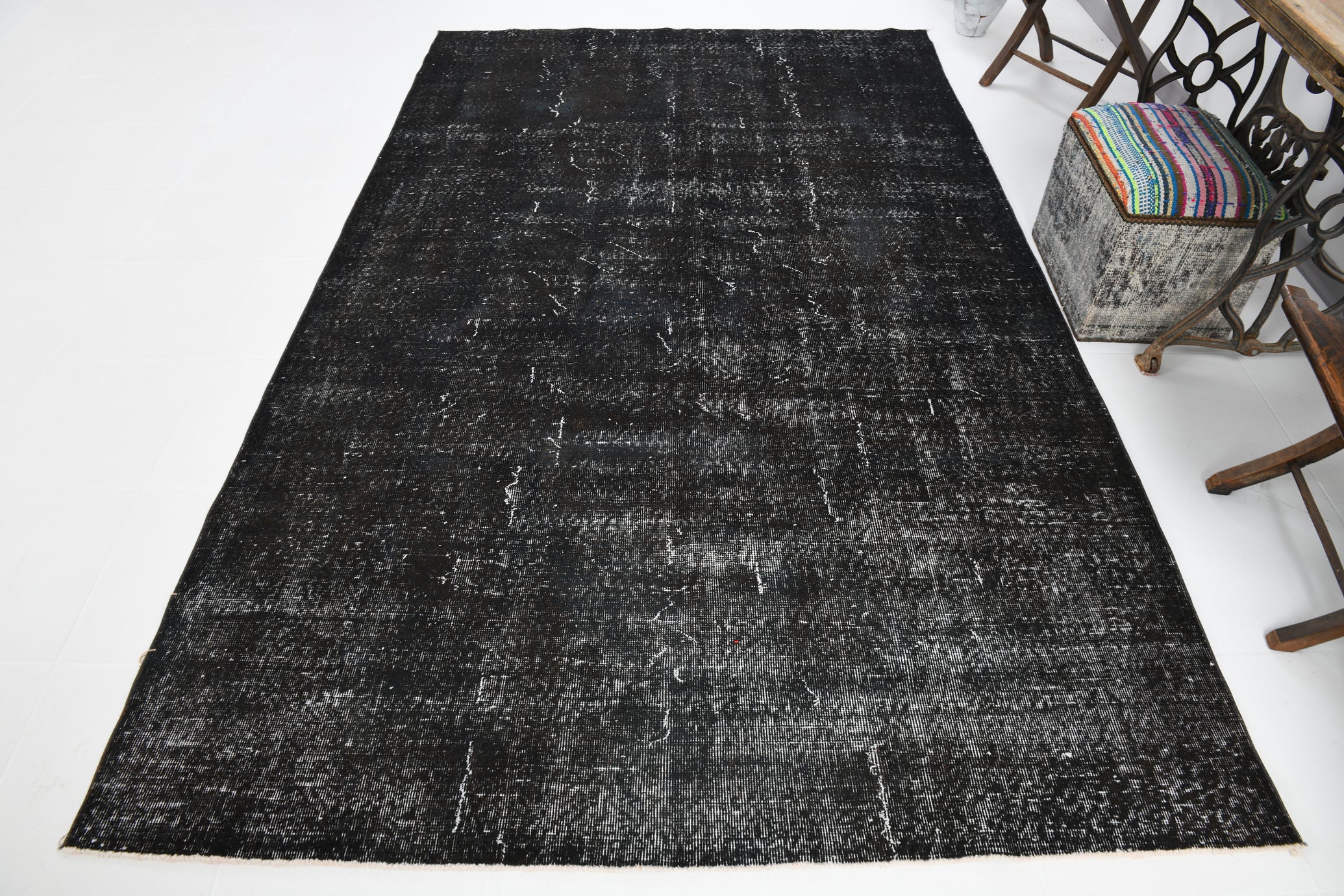Turkish Vintage Rug  6'1" x 9'12" ft
