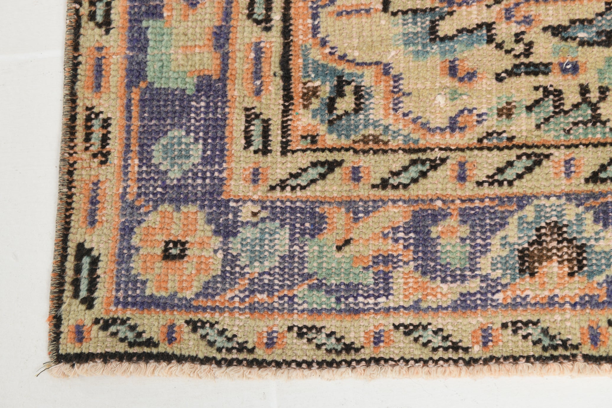 Turkish Vintage Rug  4'4" x 7'8" ft