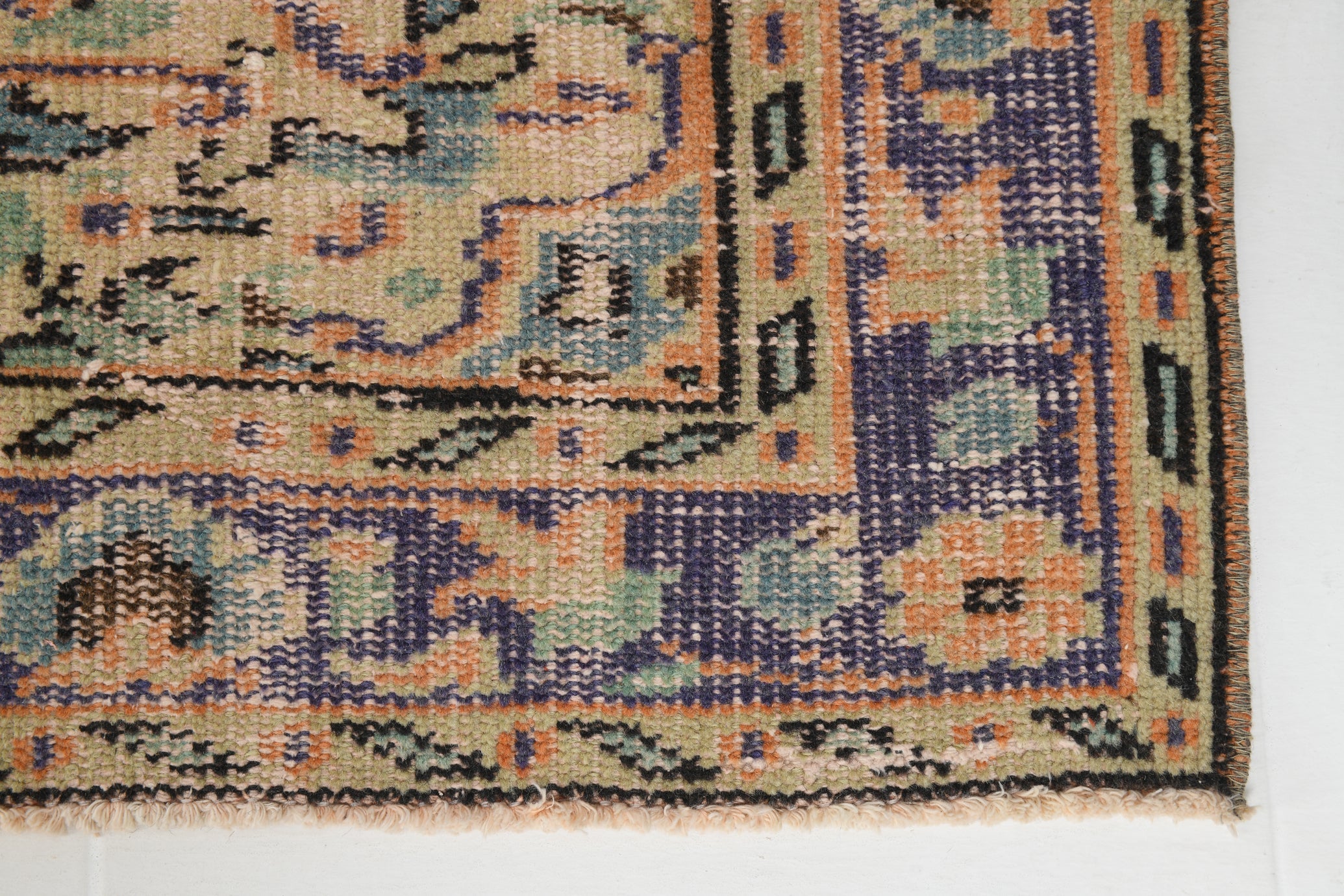 Turkish Vintage Rug  4'4" x 7'8" ft