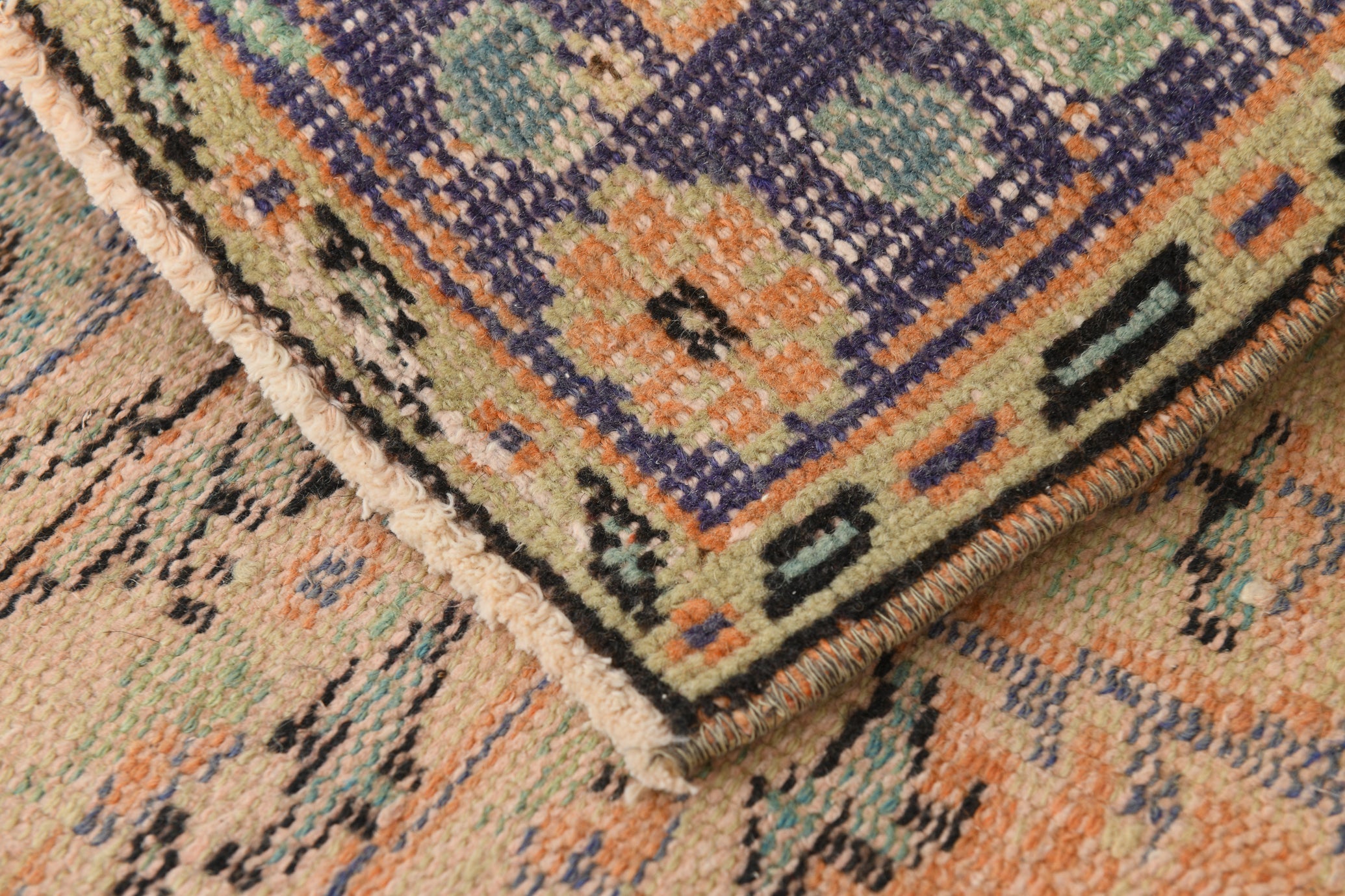 Turkish Vintage Rug  4'4" x 7'8" ft