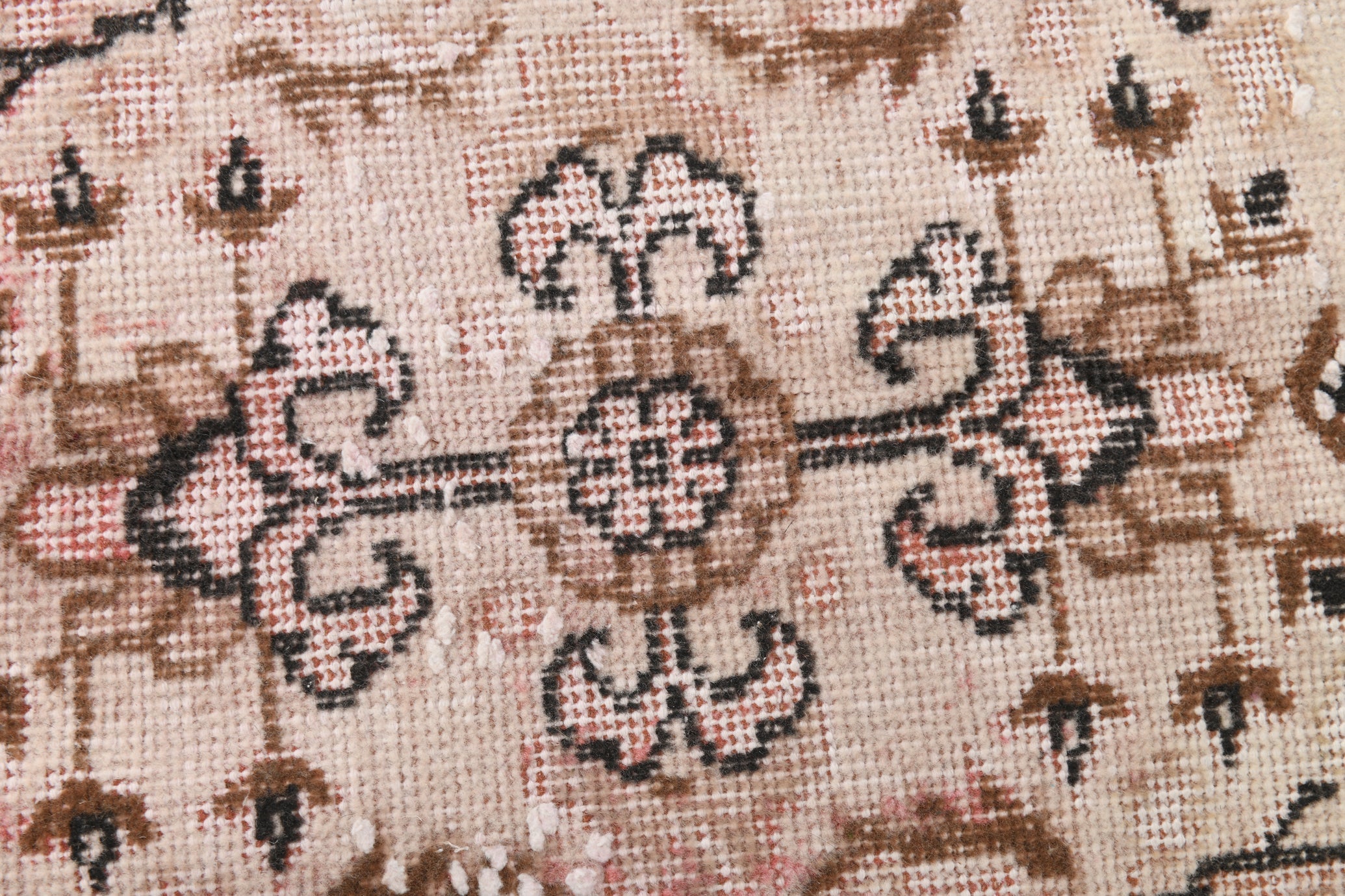 Turkish Vintage Rug  5'6" x 8'10" ft