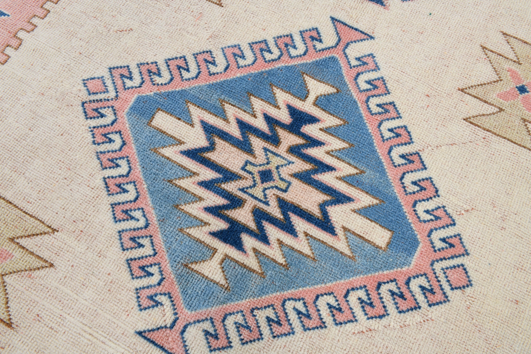 Vintage Premium Semi-Antique Rug, Peach Navy, 6'8" x 10'11" ft