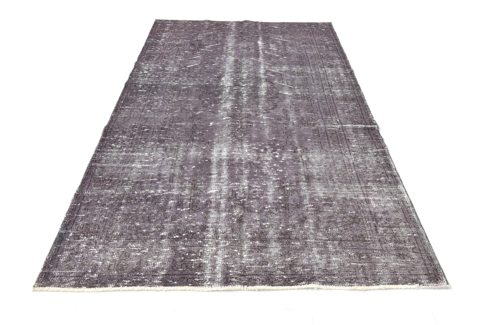 Turkish Vintage Rug  4'9" x 8'5" ft