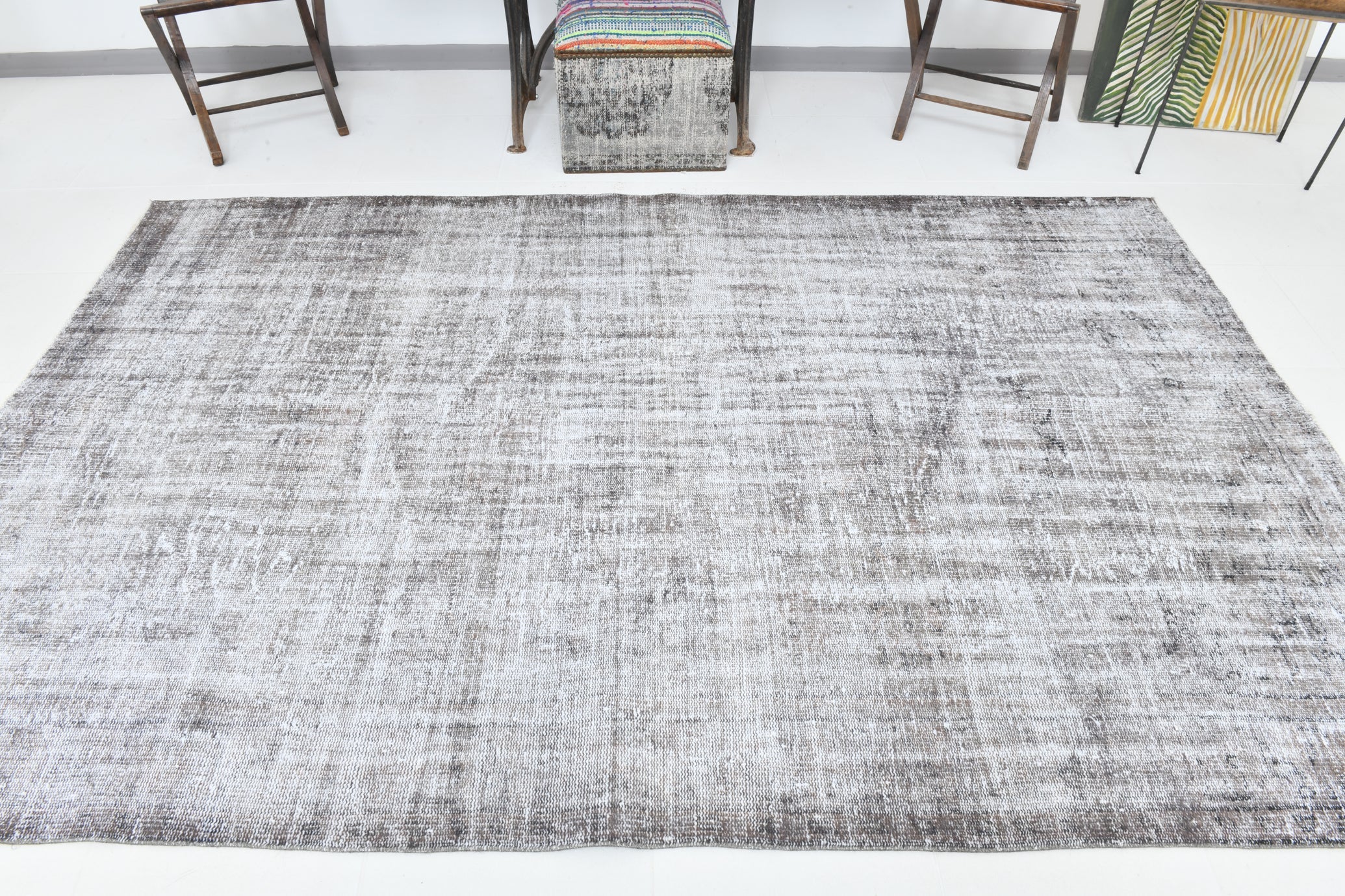 Turkish Vintage Rug  5'9" x 9'2" ft
