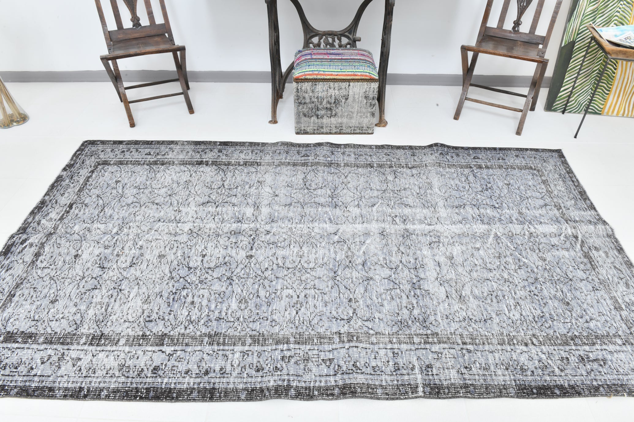 Turkish Vintage Rug  4'11" x 8'11" ft