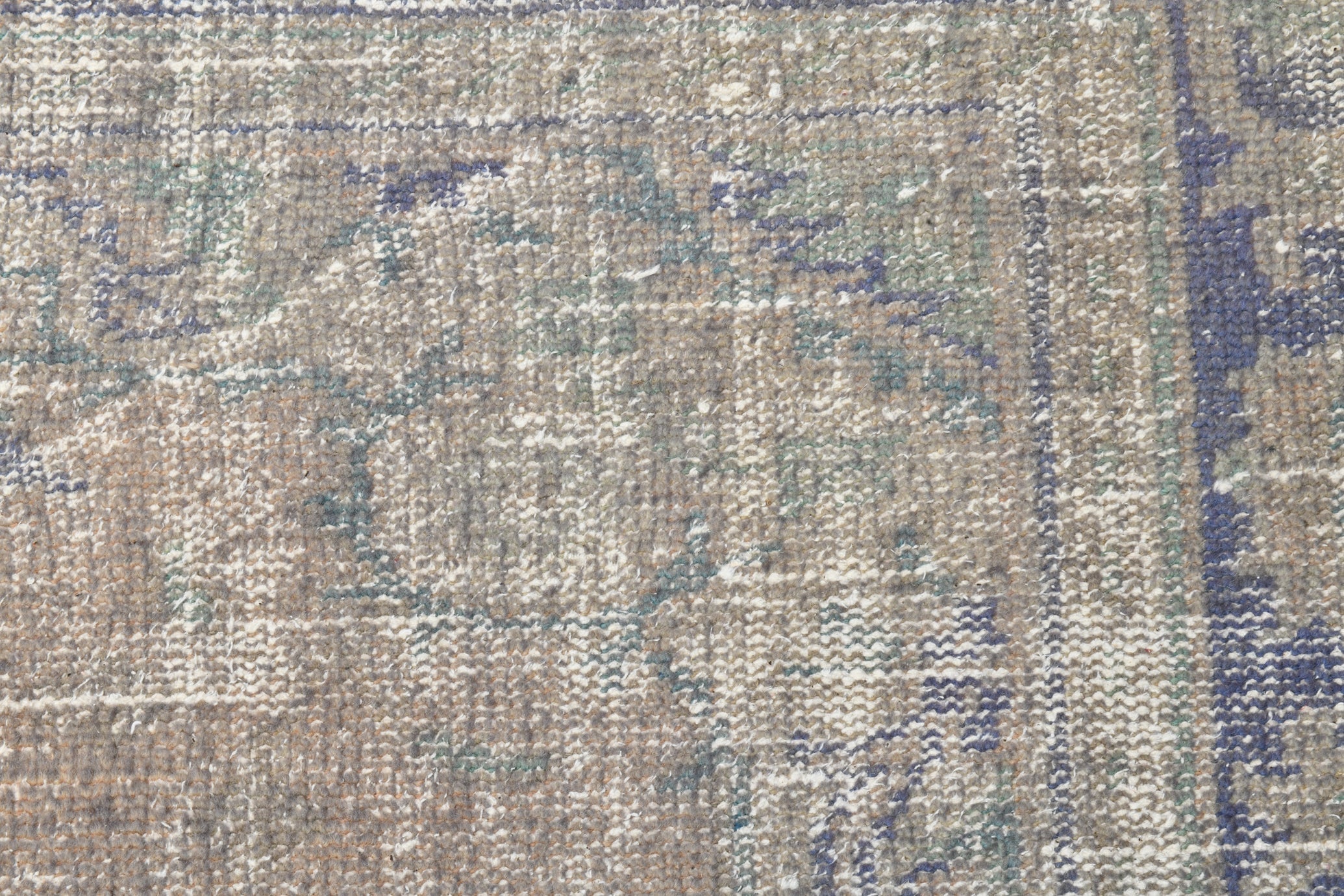 Turkish Vintage Rug  5'1" x 7'11" ft