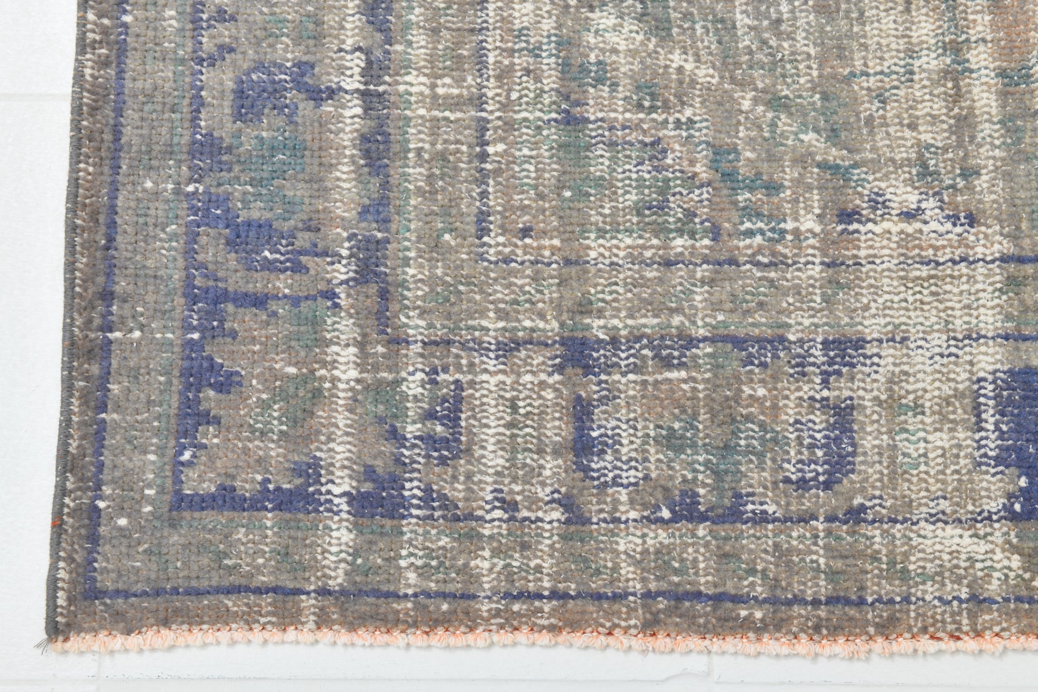 Turkish Vintage Rug  5'1" x 7'11" ft